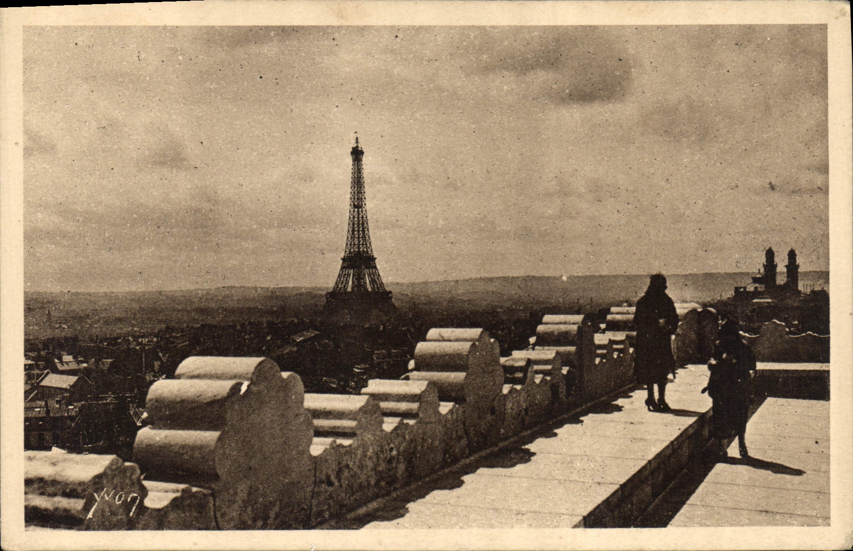 CPA Paris en flanant La Plate forme de l'Arc de Triomphe
