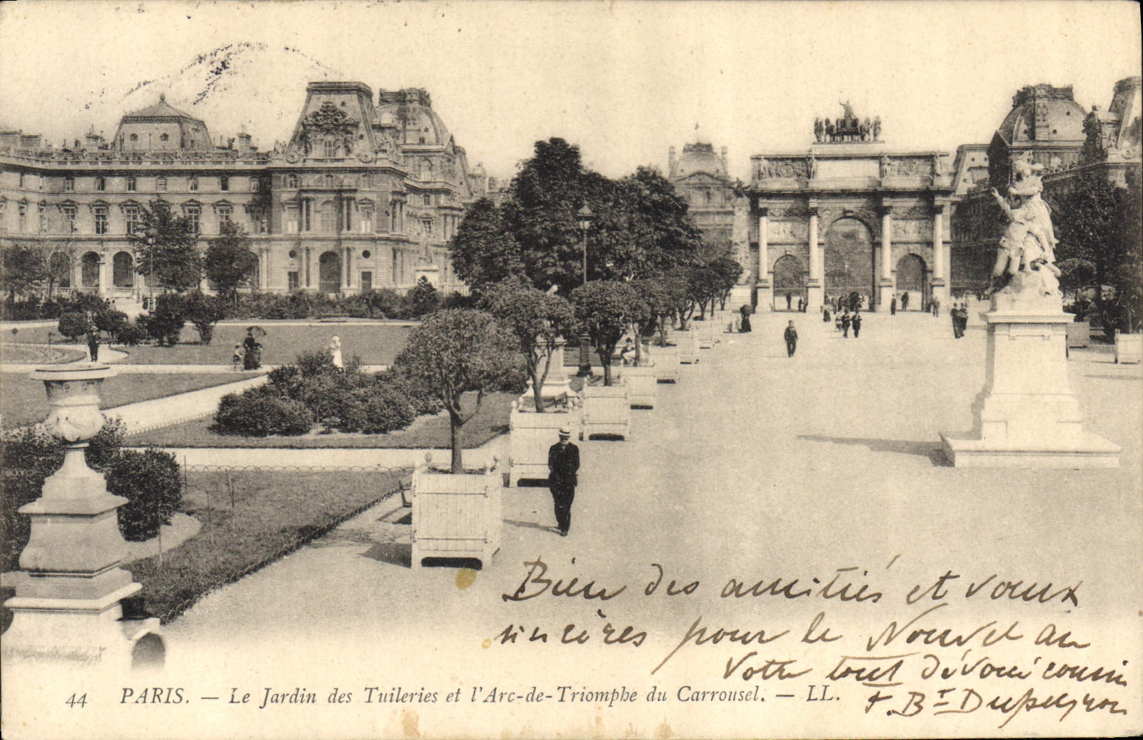 CPA Paris Le Jardin de Tuileries et l'Arc de Triomphe du Carrousel