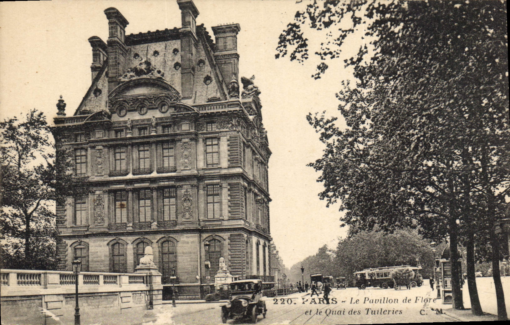 CPA Paris Le Pavillon de Flore et le Quai des Tuileries 