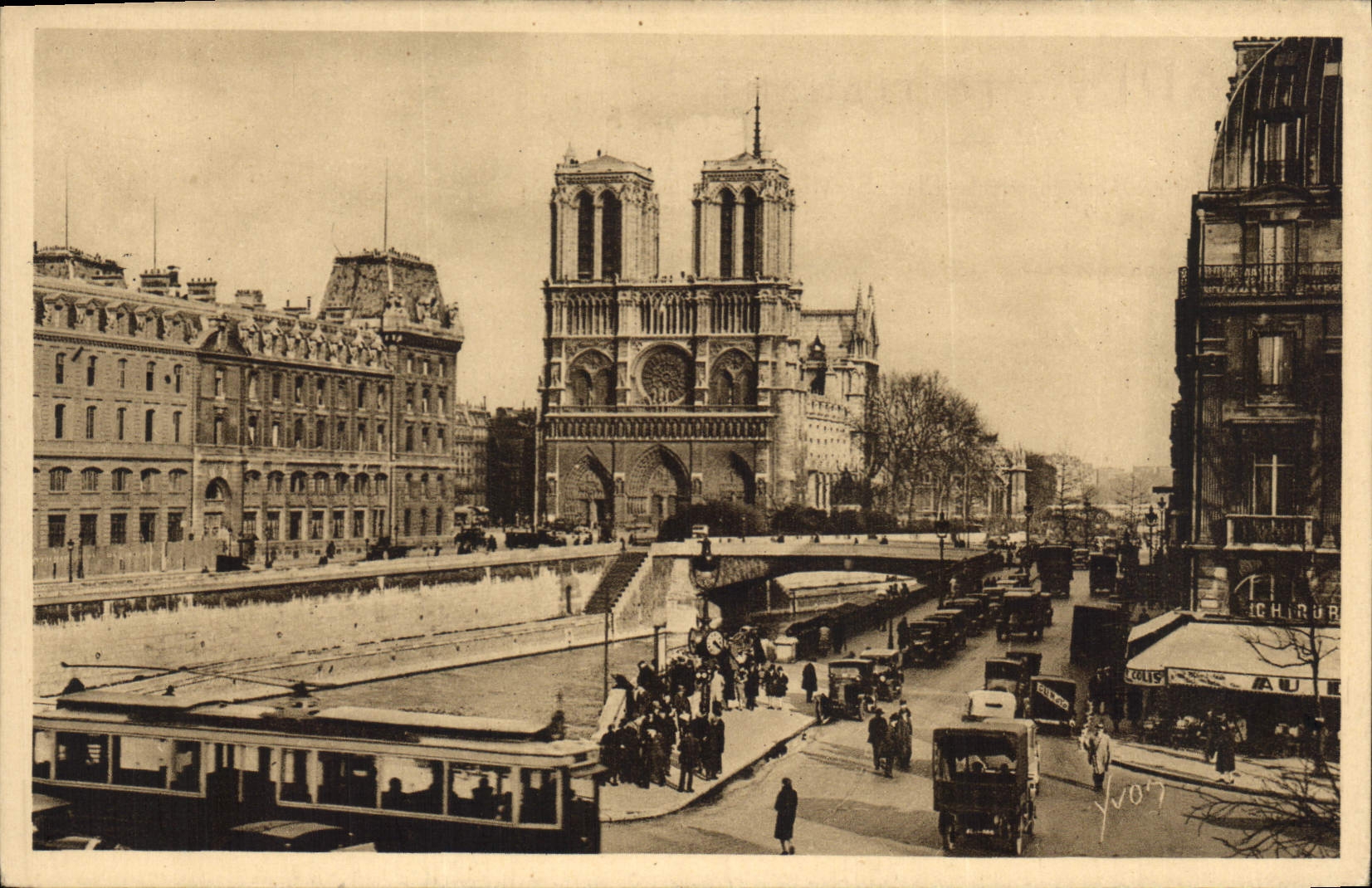 CPA Paris en flanant Notre Dame vue de la Place St Michel 