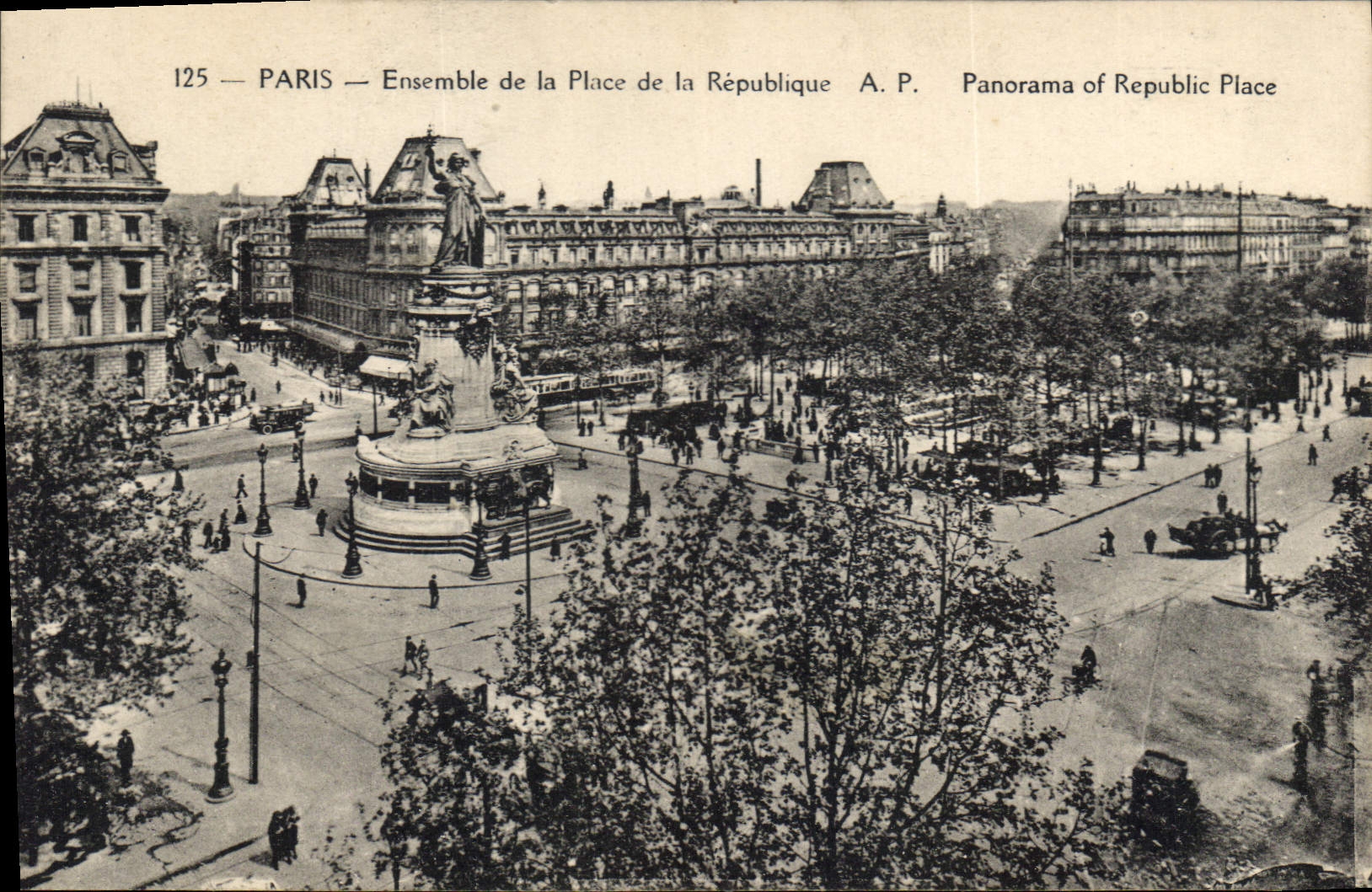 CPA Paris Ensemble de la Place de la Republique 