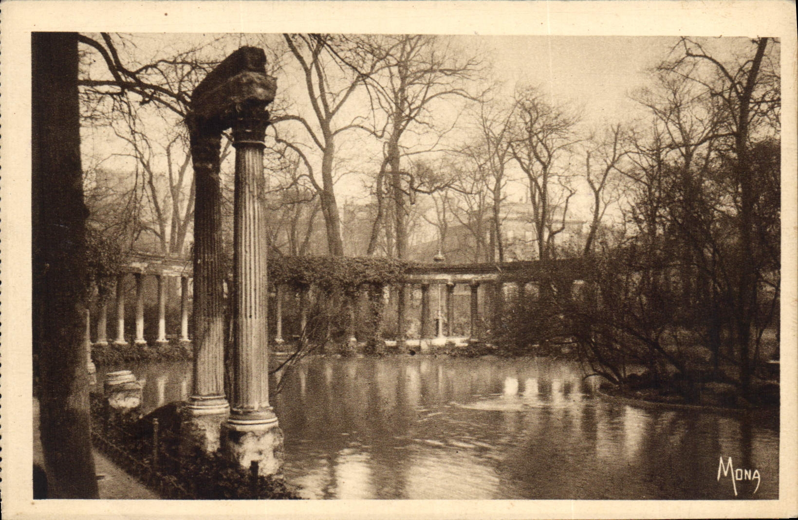 CPA Le spetits tableaux de Paris Au Parc Monceau Colonnes Corirthlennes de la Naumachle