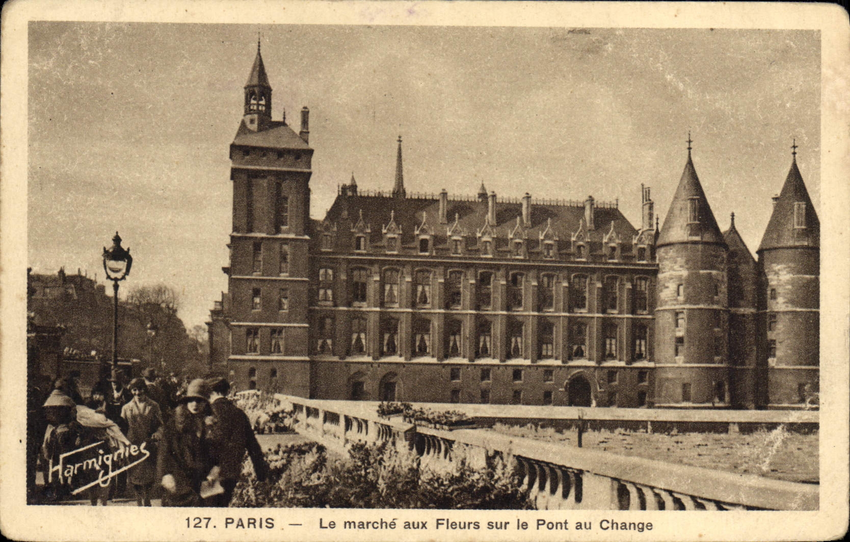 CPA Paris Le marche aux Fleaurs sur le Pont au Change 