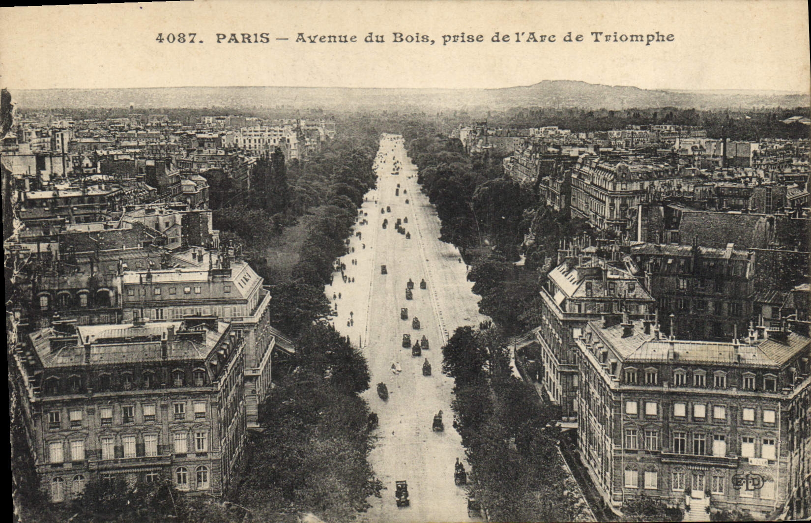 CPA Paris Avenue du Bois prise de l'Arc de Triomphe 