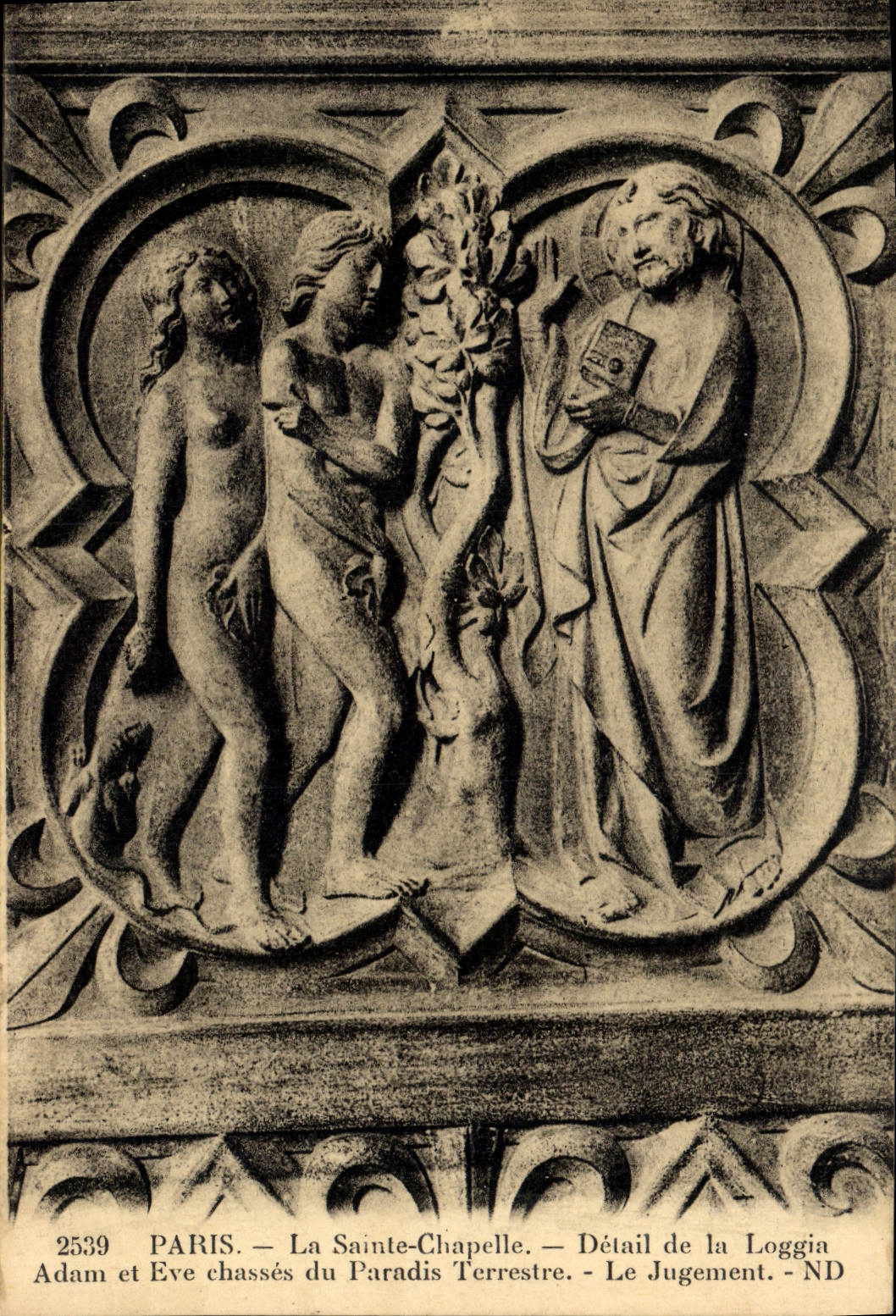 CPA Paris La Sainte Chapelle Detail de la Loggia Adam et Eve chasses du Paradis Terrasse Le Jugement