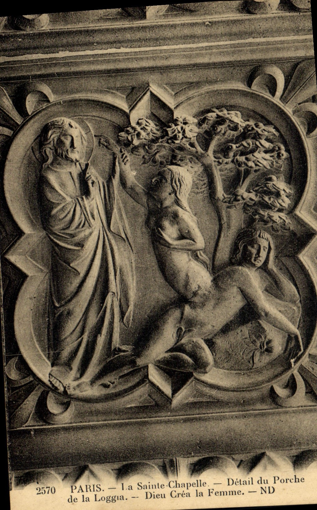 CPA Paris La Sainte Chapelle Detail du Porche de la Loggia Dieu Crea la Femme 