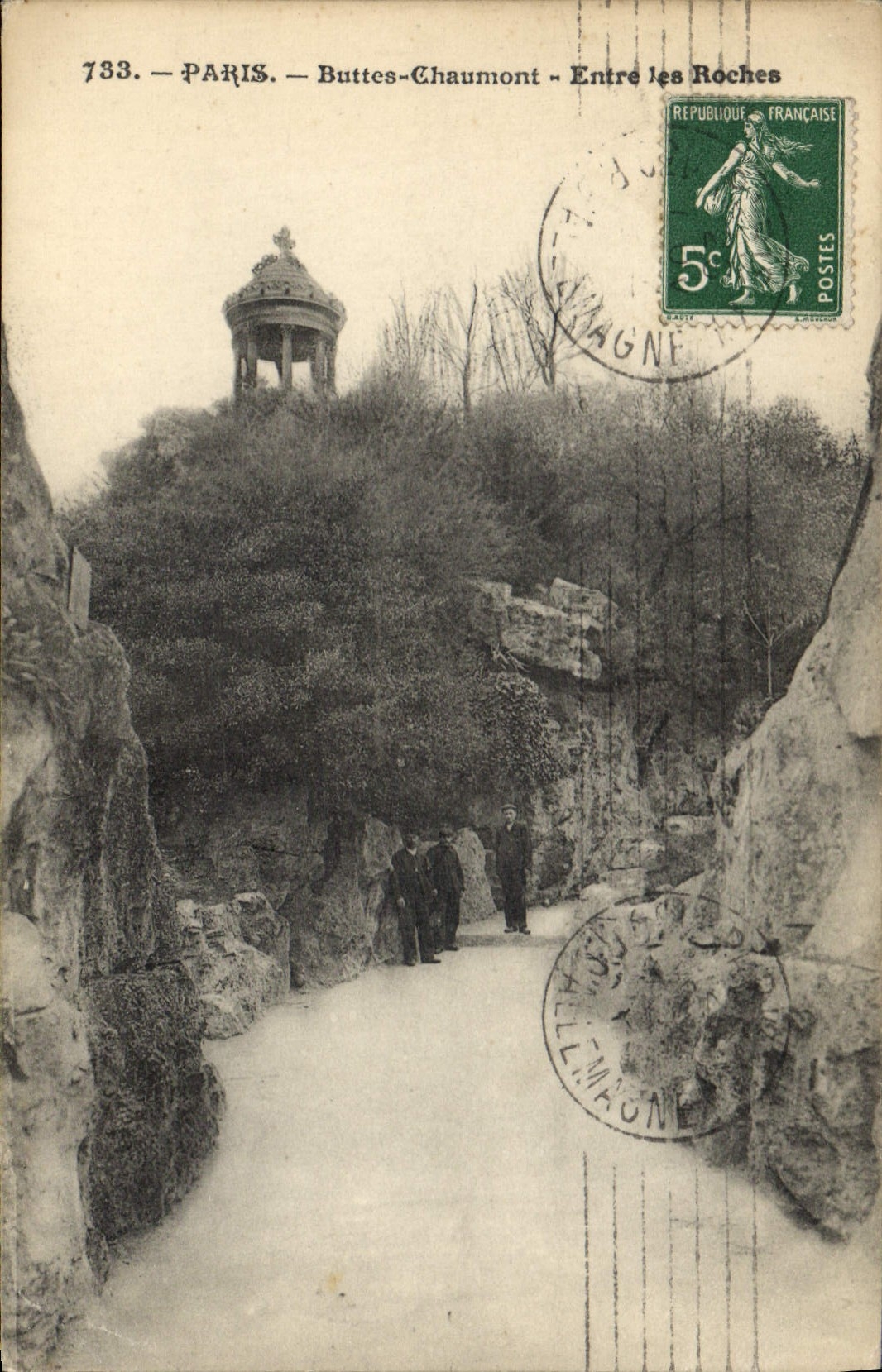 CPA Paris Buttes Chaumont Entre les Roches 