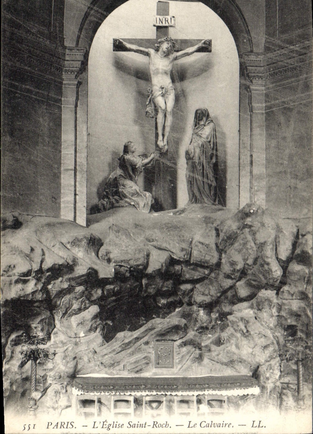 CPA Paris L'Eglise Saint Roch Le Calvaire 