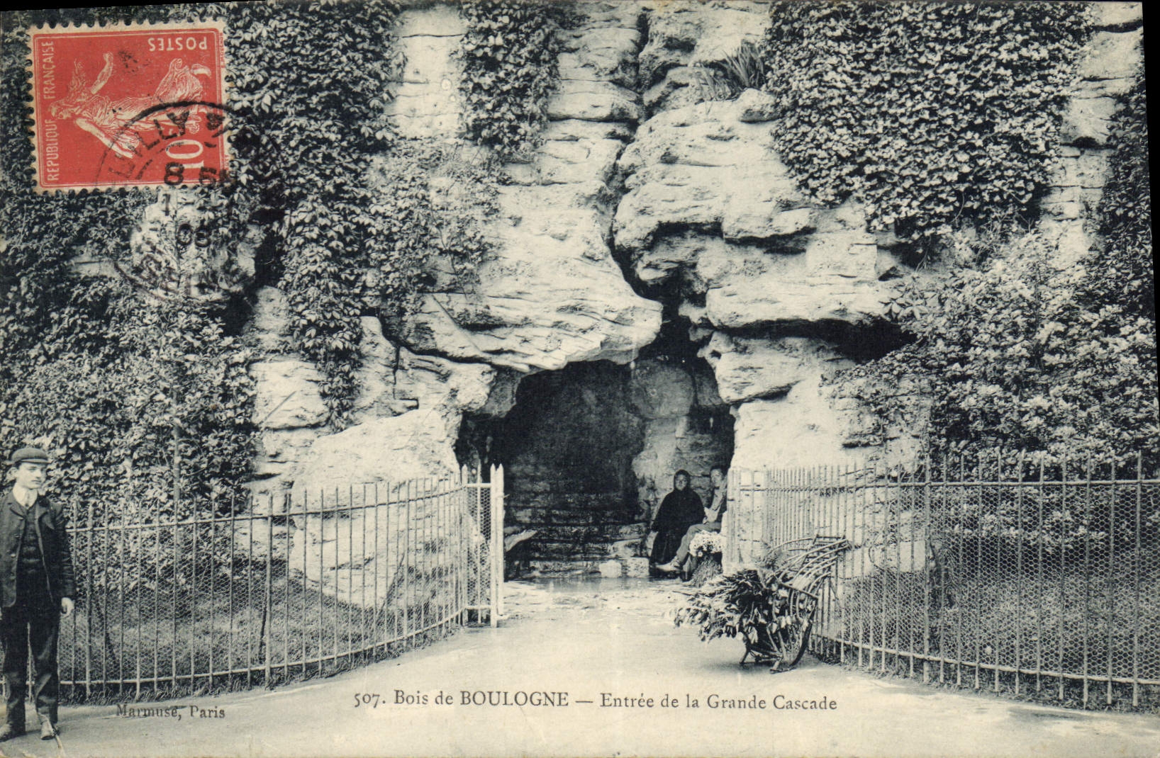 CPA Bois de Boulogne Entree de la Grande Cascade 