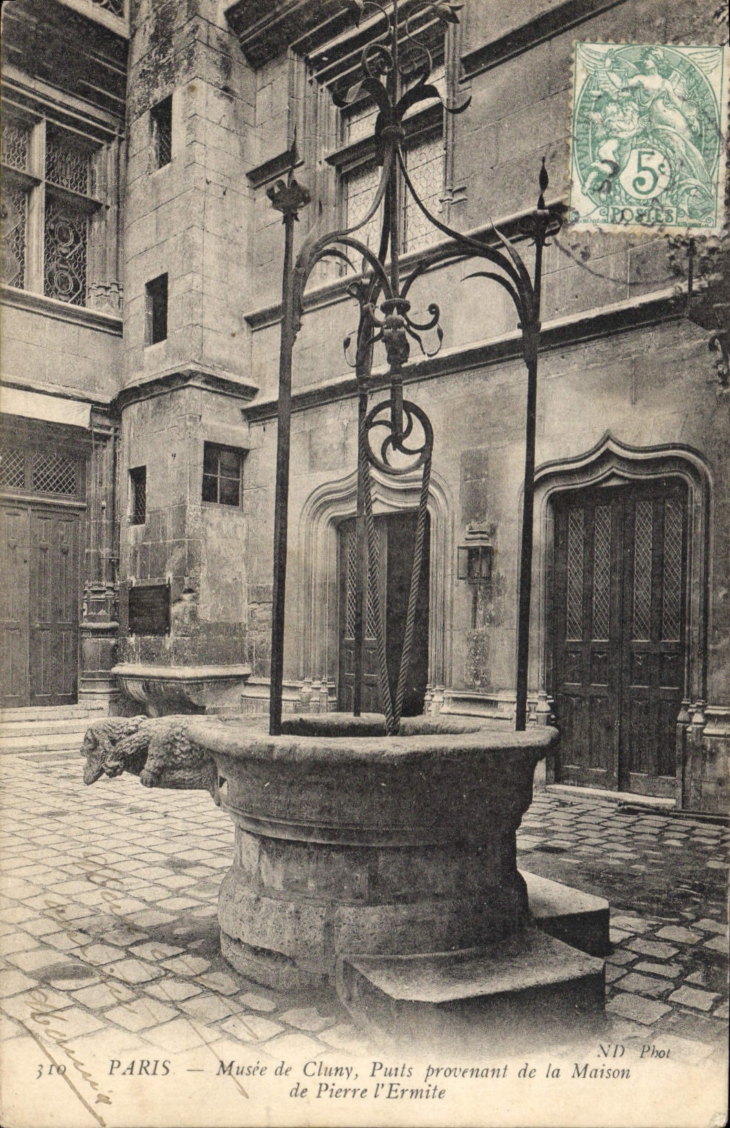 CPA Paris Musee de Cluny Puits provenant de la Maison de Pierre l'Ermite 