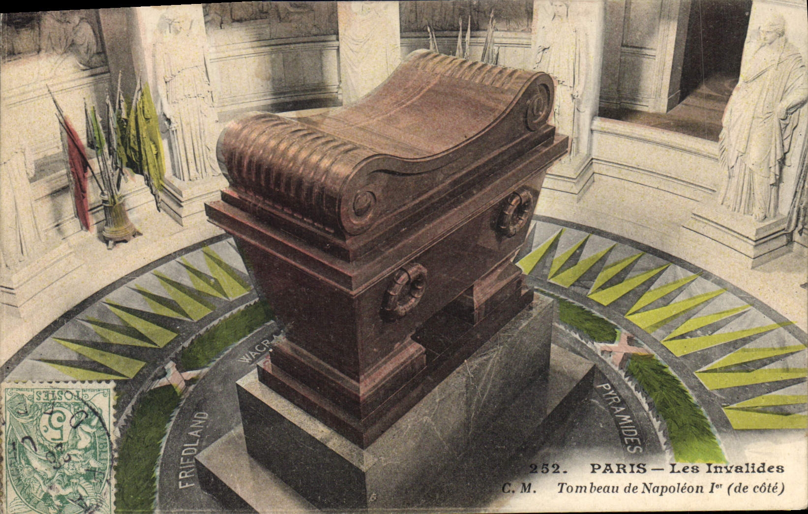 CPA Paris Les Invalides Tombeau de Napoleon I de cote 