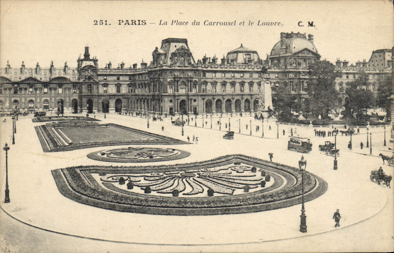 CPA Paris La Place du Carrousel et le Louvre 