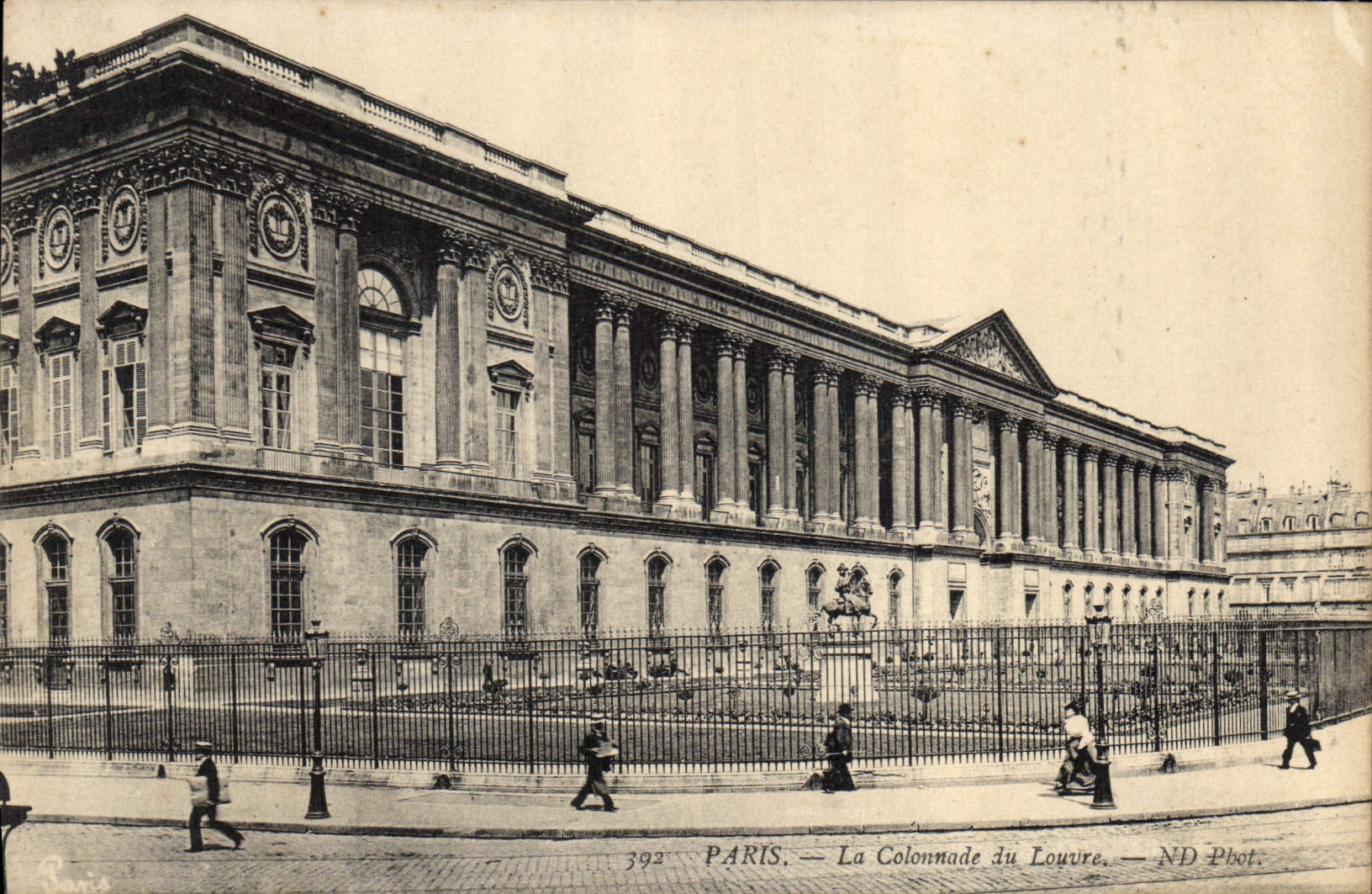 CPA Paris La Colonnade du Louvre 