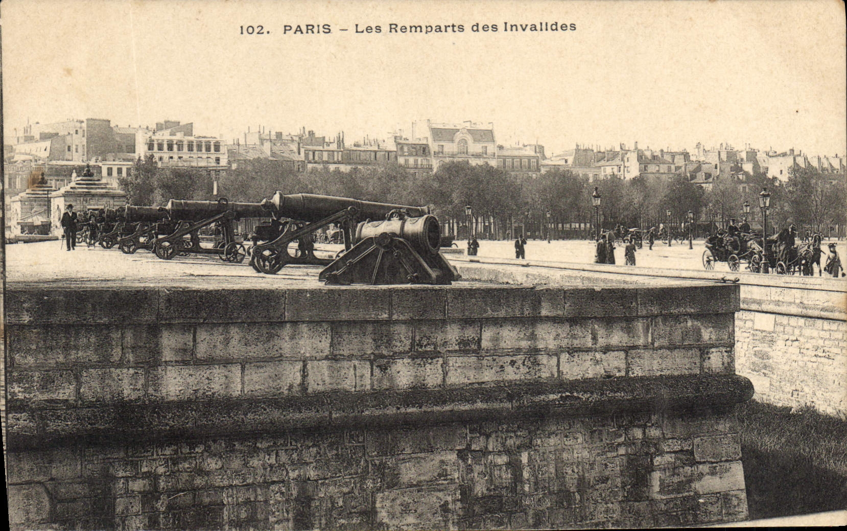 CPA Paris Les Remparts des Invalides 