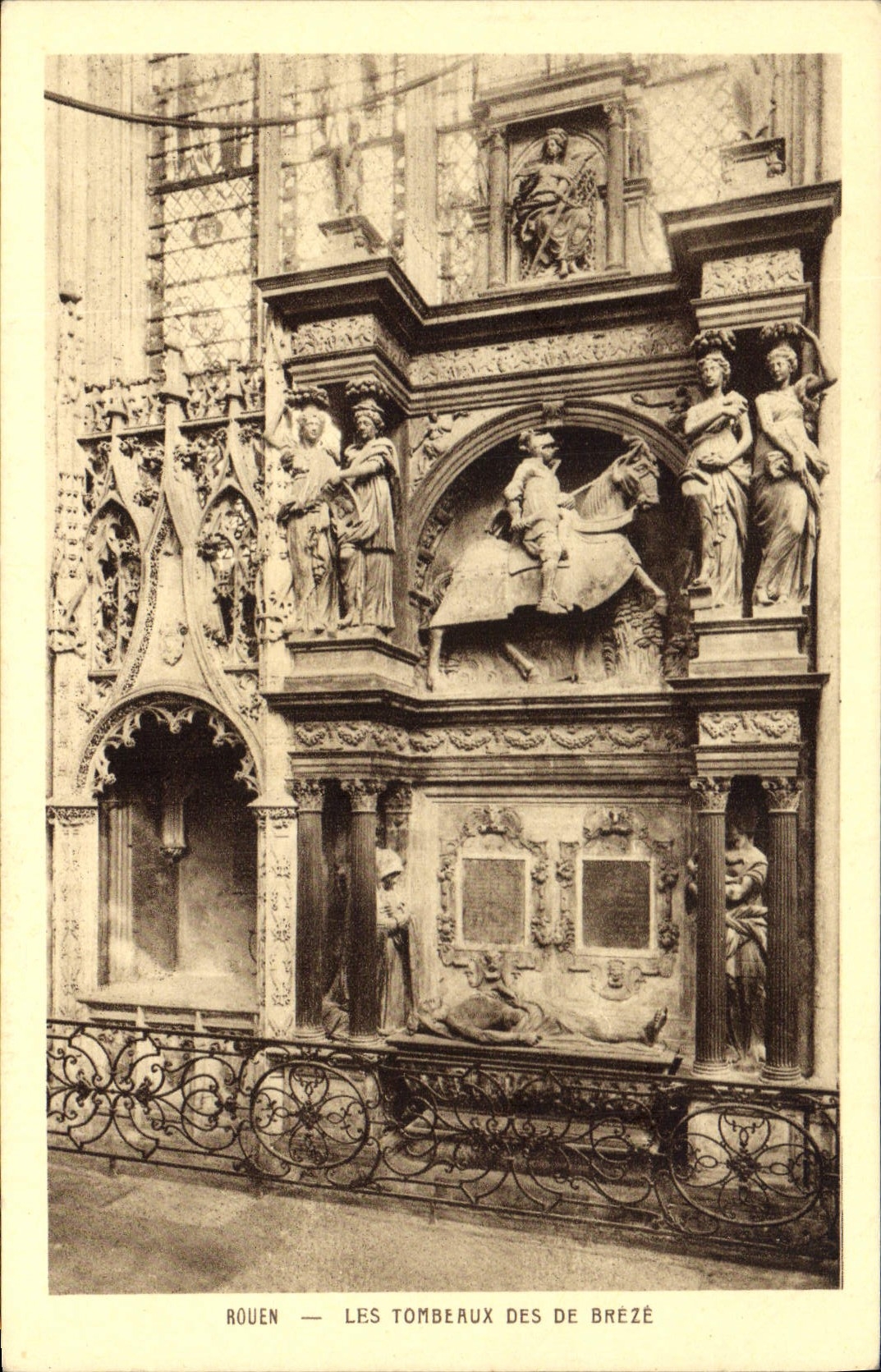 CPA Rouen Les Tombeaux des de Breze 