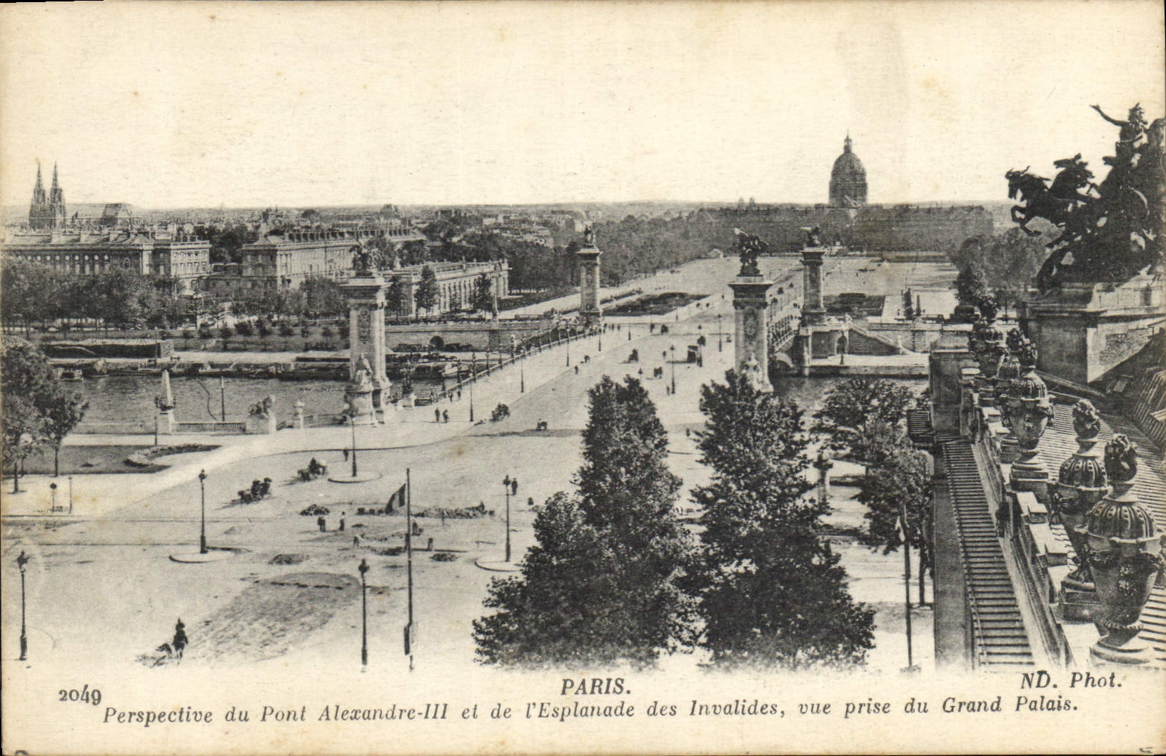 CPA Paris Perspective du Pont Alexandre III et de l'Esplanade des Invalides vue prise du Grand Palai