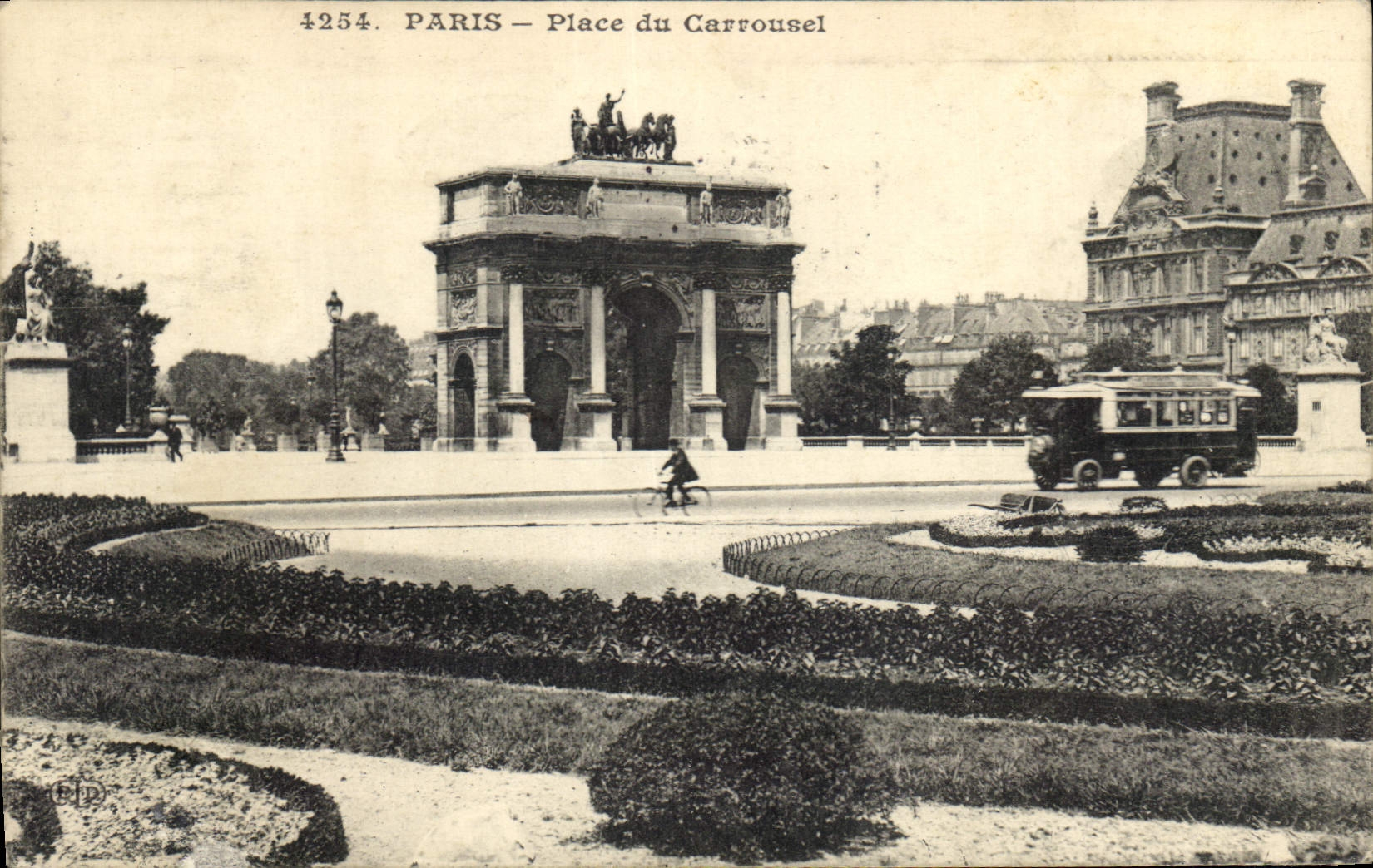 CPA Paris place du Carrousel 