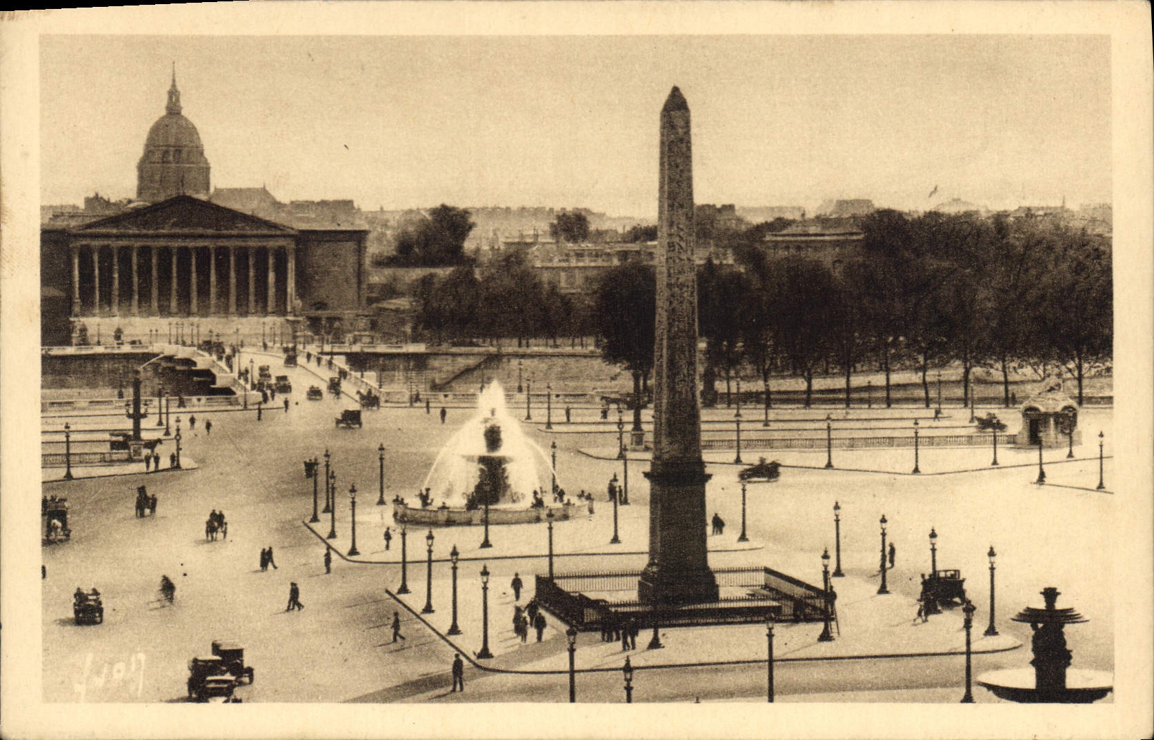CPA Paris en Flanant Place de la Concorde l'Ovelisque et la Chambre des Deputes