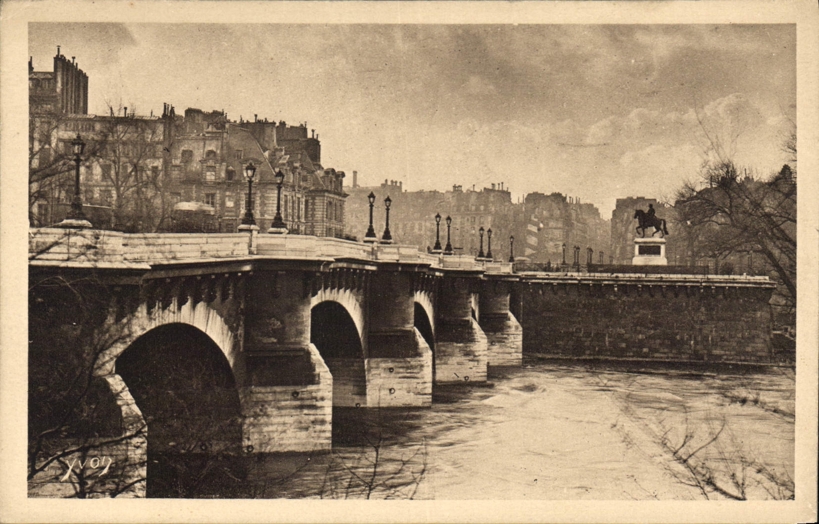 CPA Paris en Flanant Pont Neuf Statue d'Henri I 