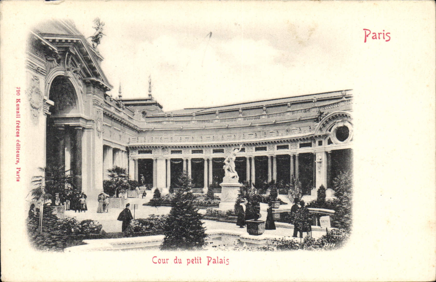 CPA Paris Cour de petit Palais 