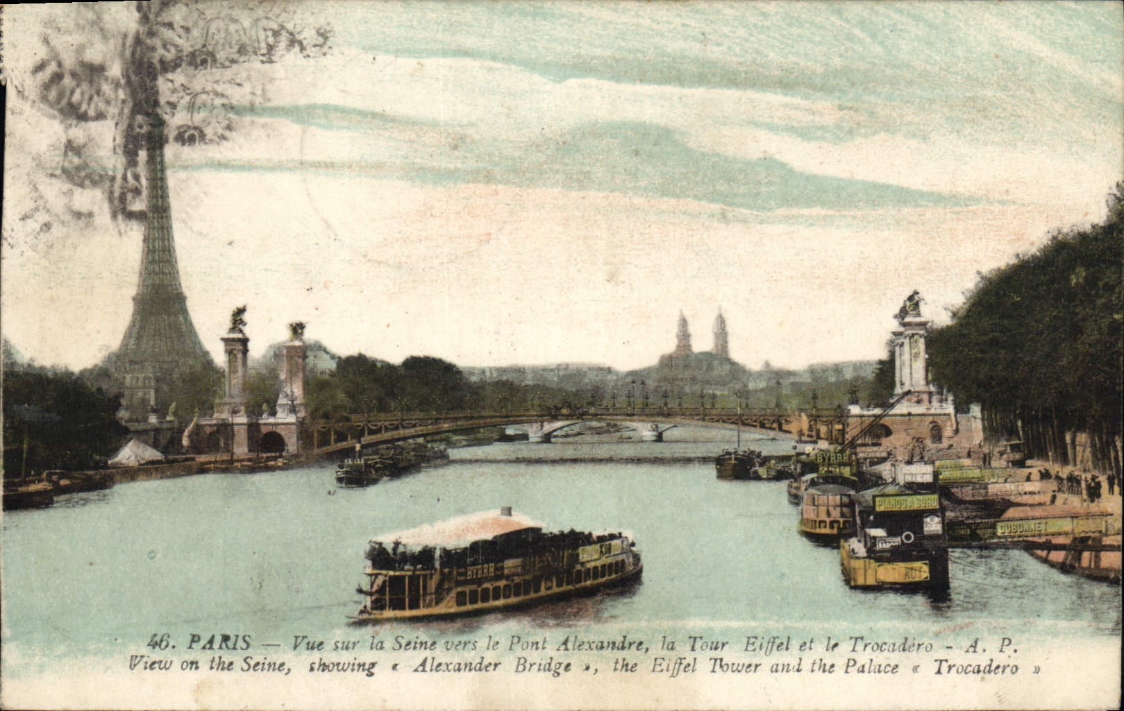 CPA Paris Vue sur la Seine vers le Pont Alexandre La Tour Eiffel et le Trocadero Bateau
