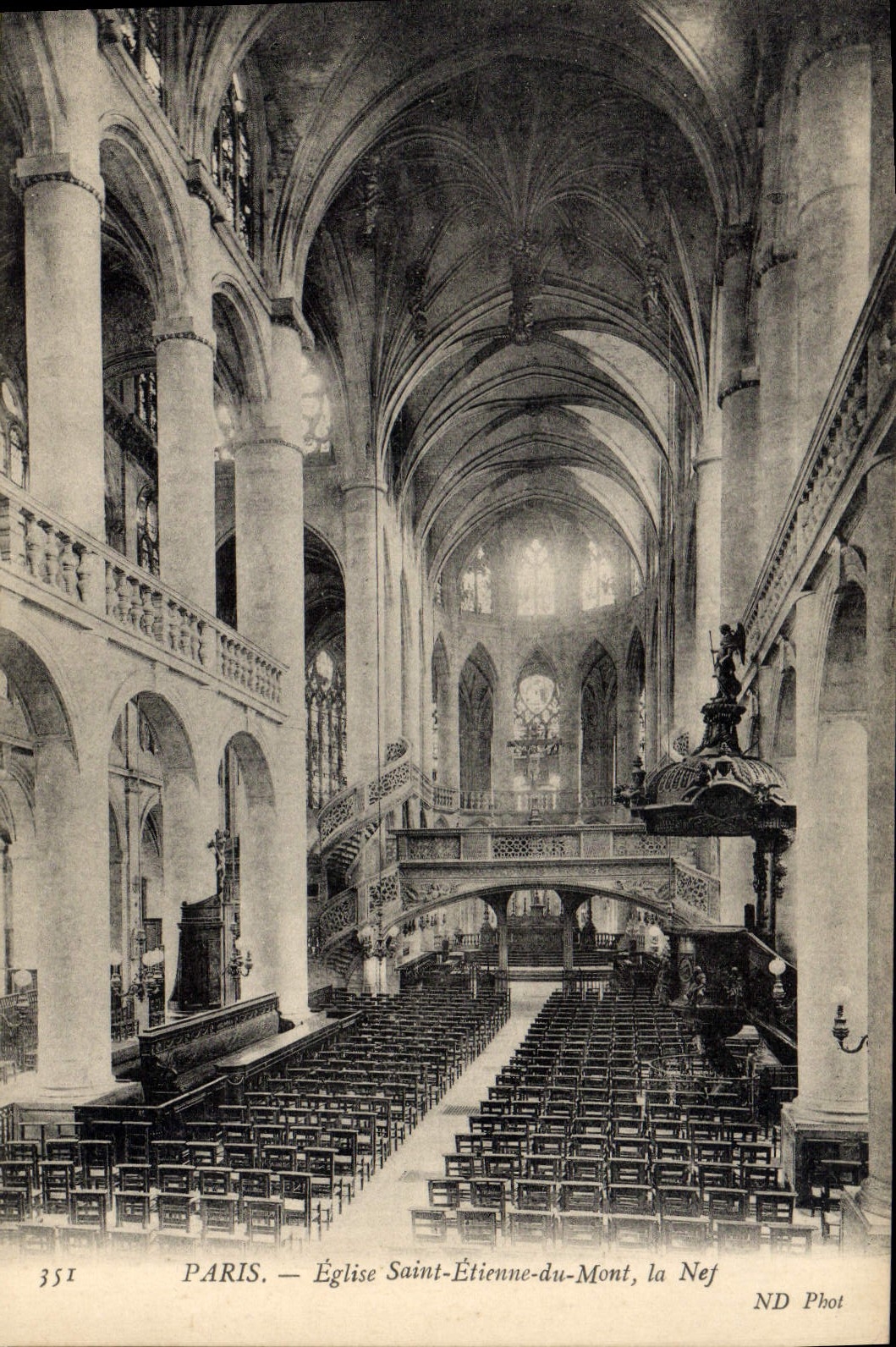 CPA Paris Eglise Saint Etienne du Mont la Nef