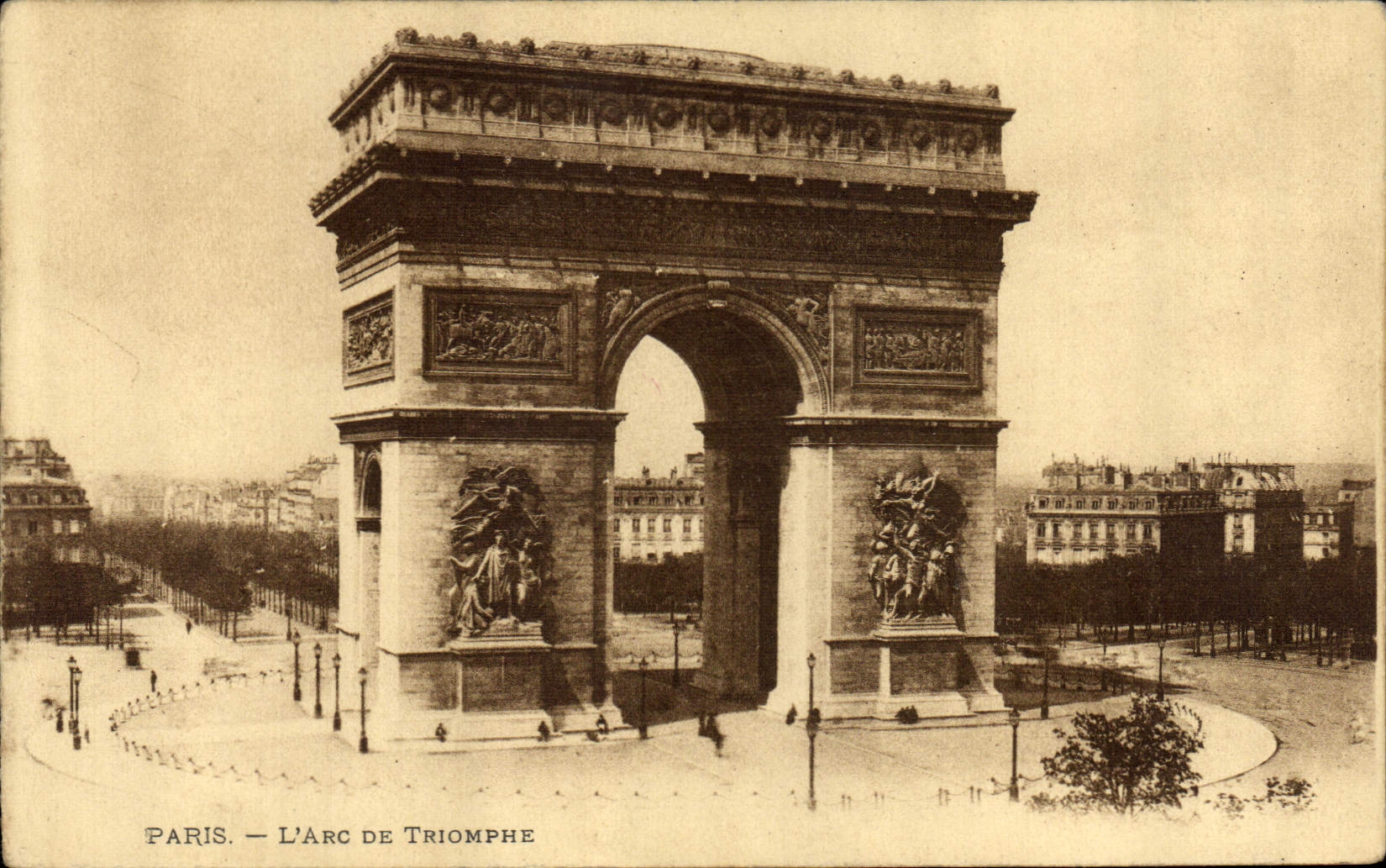 CPA Paris L'Arc de Triomphe 