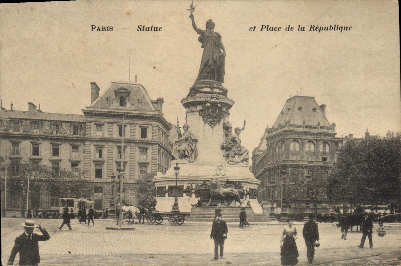 CPA Paris Statue et Place de la Republique