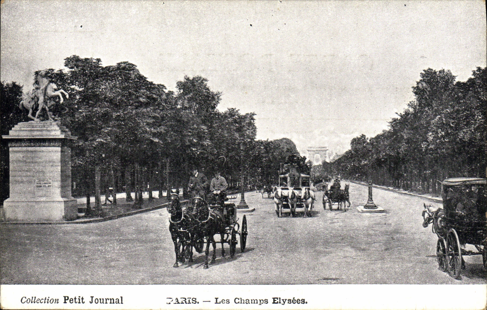 CPA Paris Les Champs Elysees 