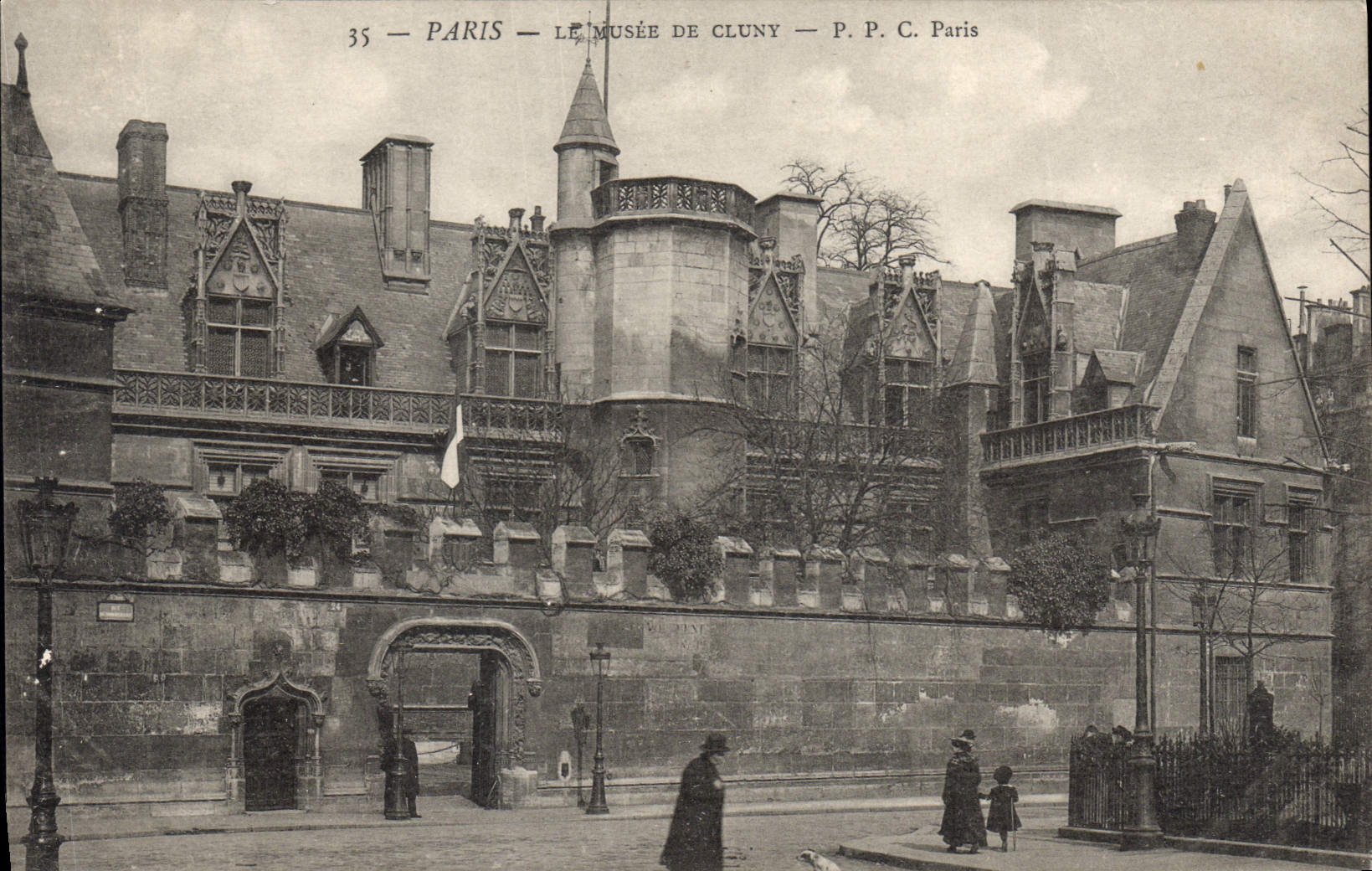 CPA Paris Le Musee de Cluny 
