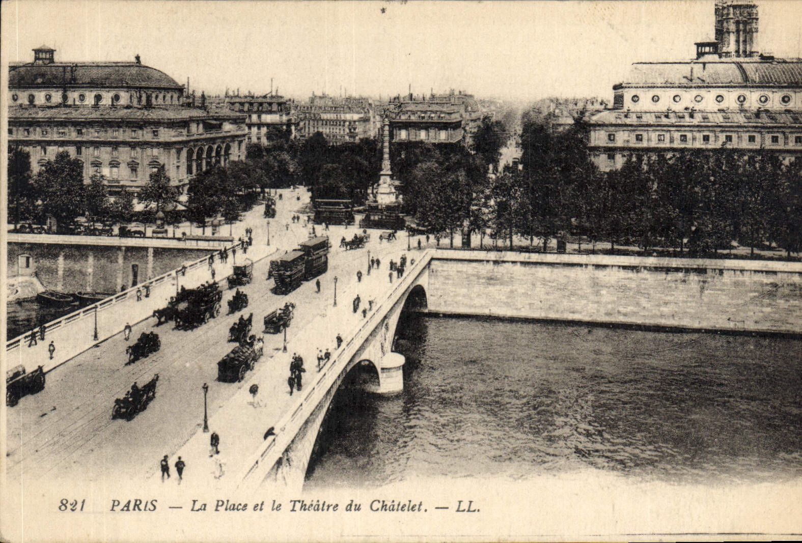 CPA Paris La Place et le Theatre du Chatelet 
