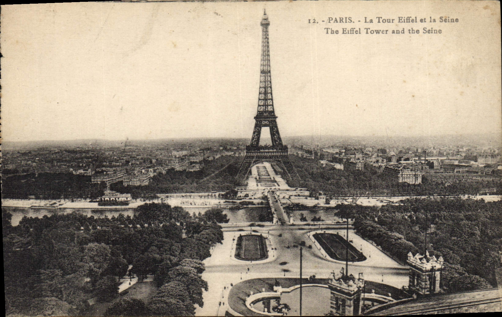 CPA Paris La Tour Eiffel et la Seine