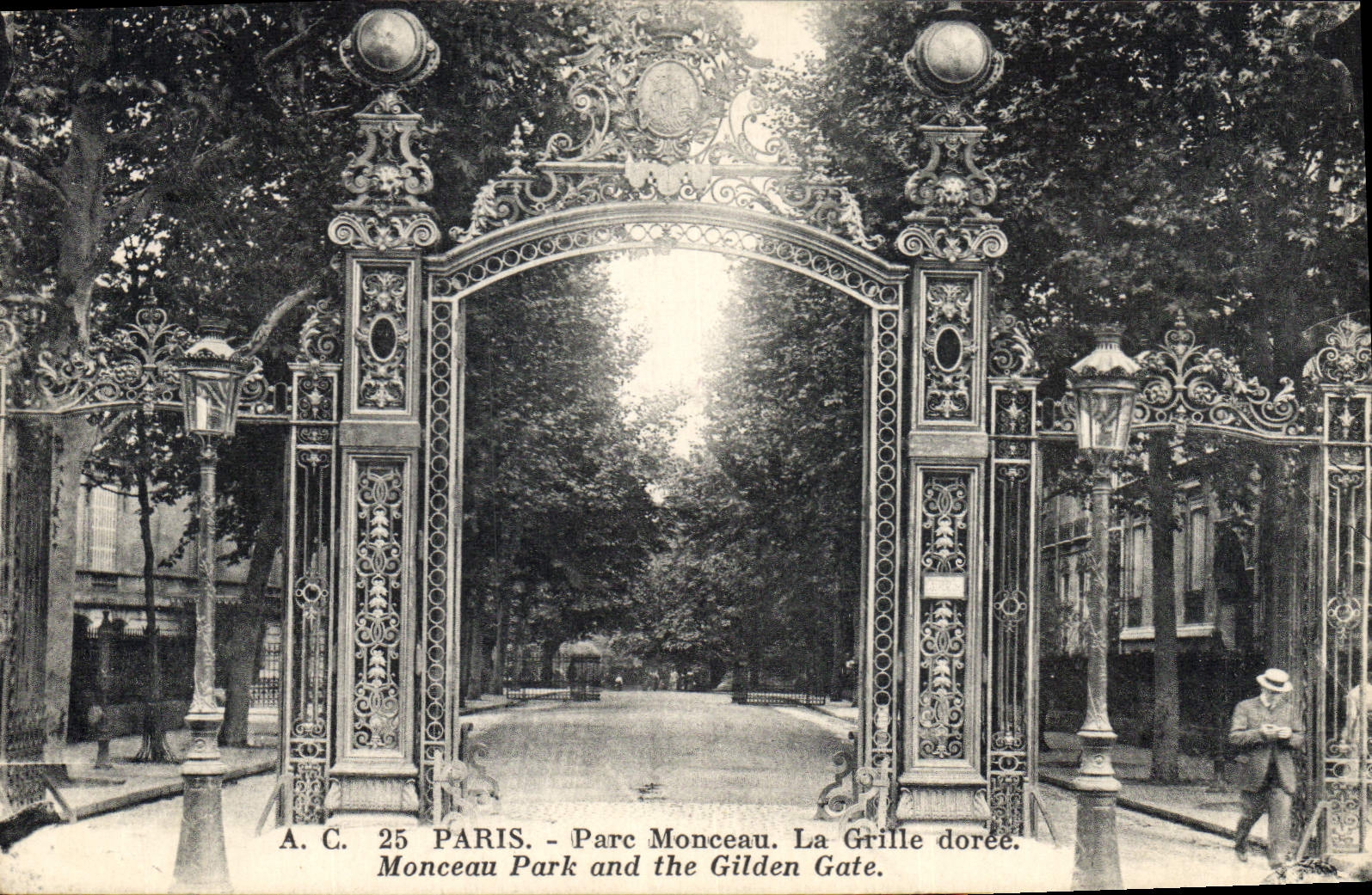 CPA Paris Parc Monceau La Grille doree