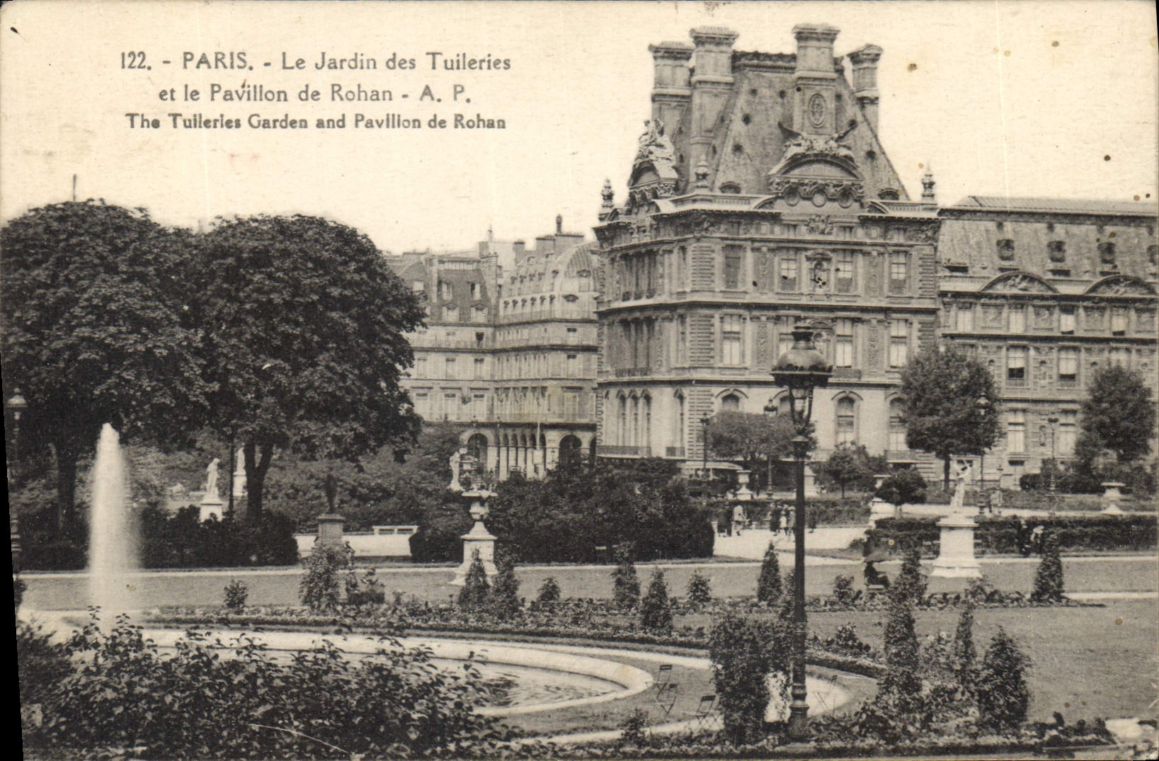 CPA Paris Le Jardin des Tuileries et le Pavillon de Rohan 