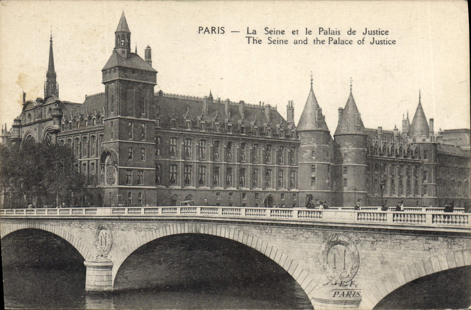 CPA Paris La Seine et le Palais de Justice 