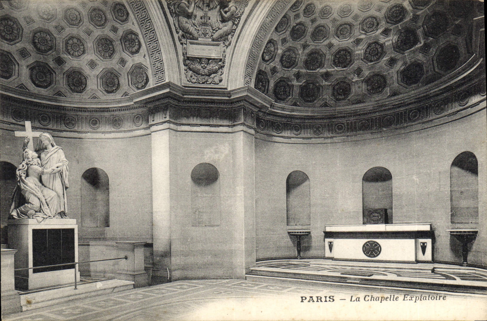 CPA Paris La Chapelle Explatoire 