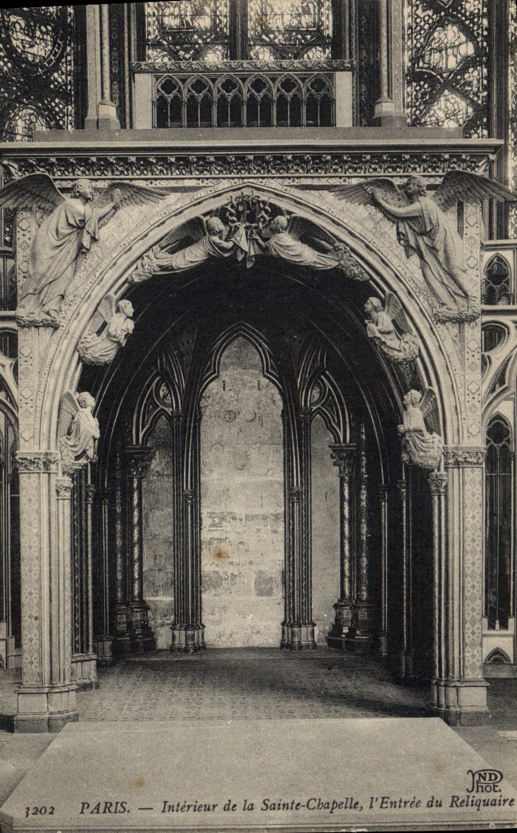 CPA Paris Interieur de la Sainte Chapelle l'Entree du Reliquaire