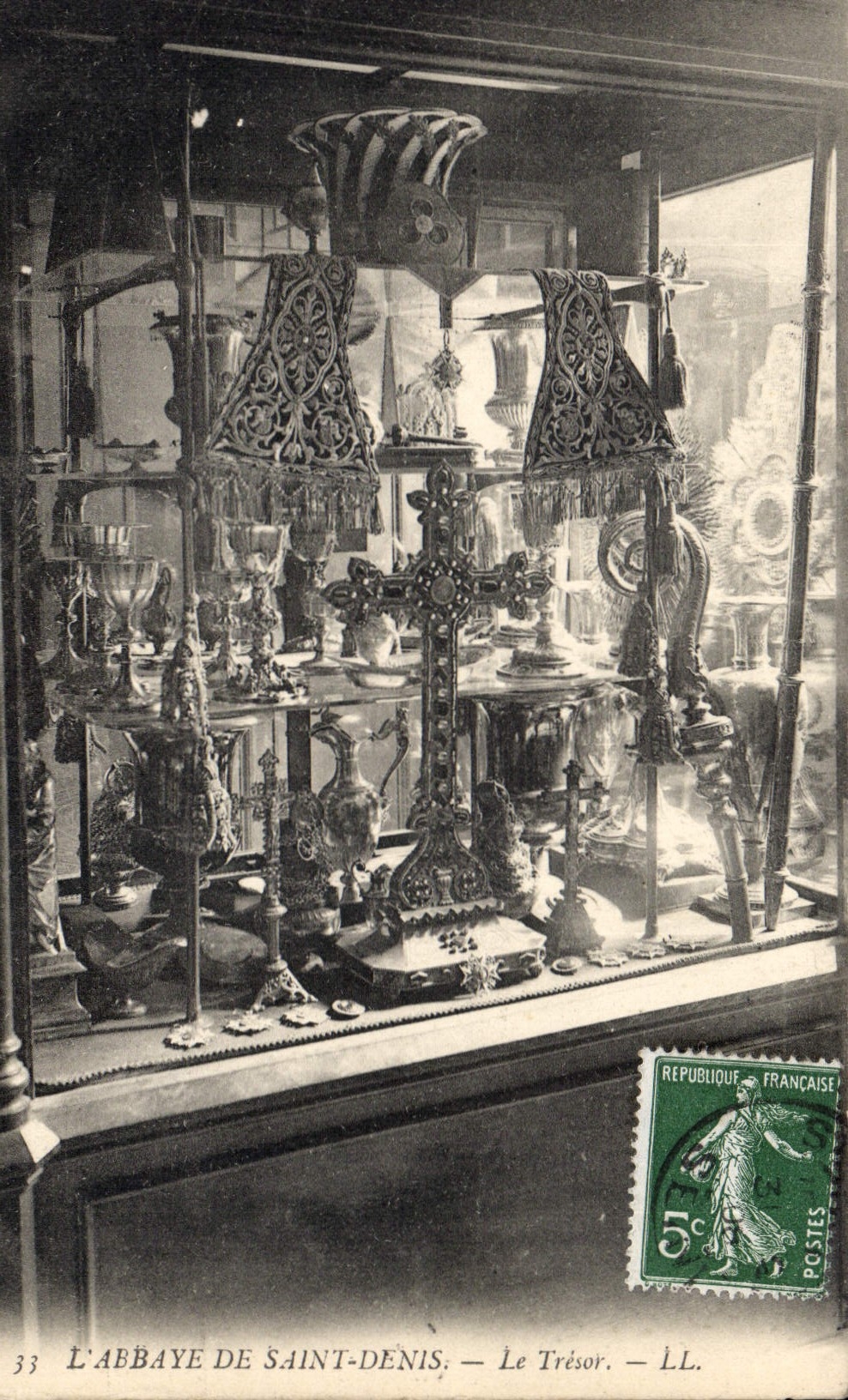 CPA L'Abbaye de Saint Denis Le Tresor 