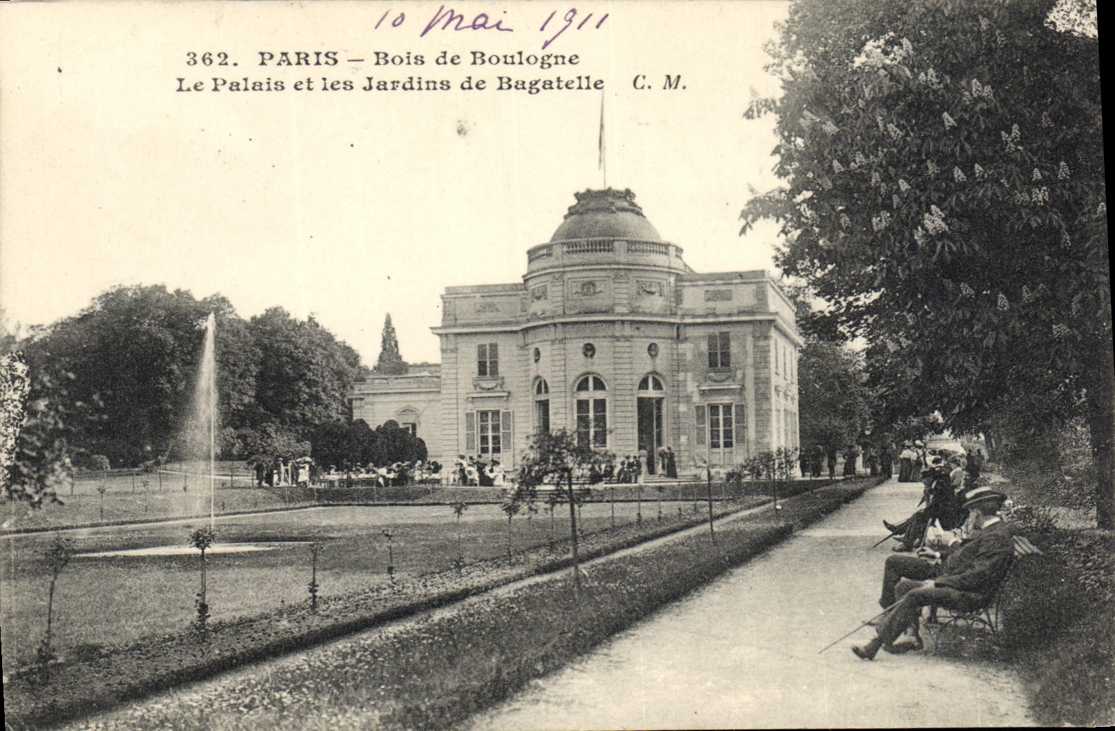 CPA Paris Bois de Boulogne Le Palais et les Jardins de Bagatelle