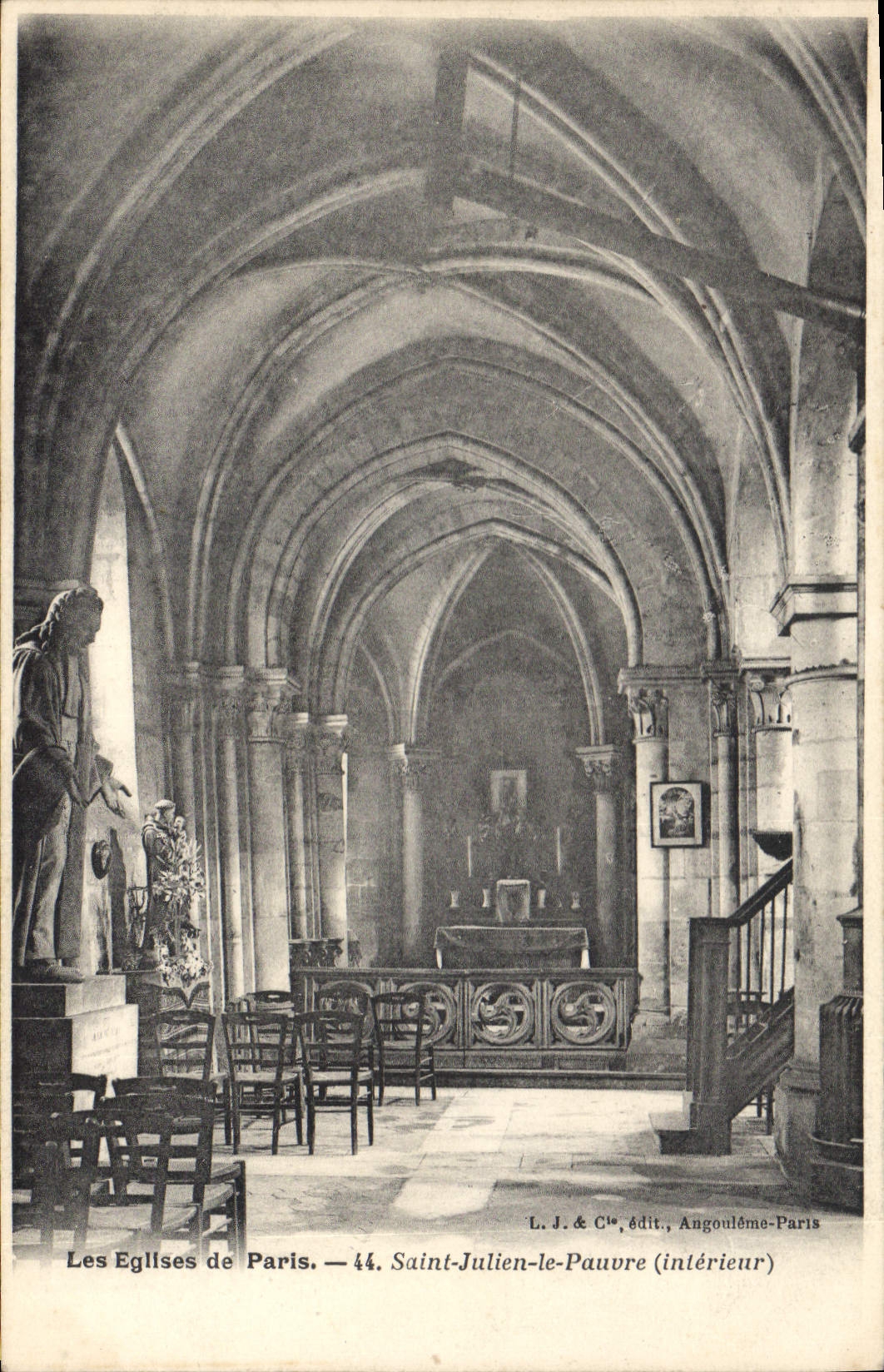 CPA Les Eglises de Paris Saint Julien le Pauvre Interieur 