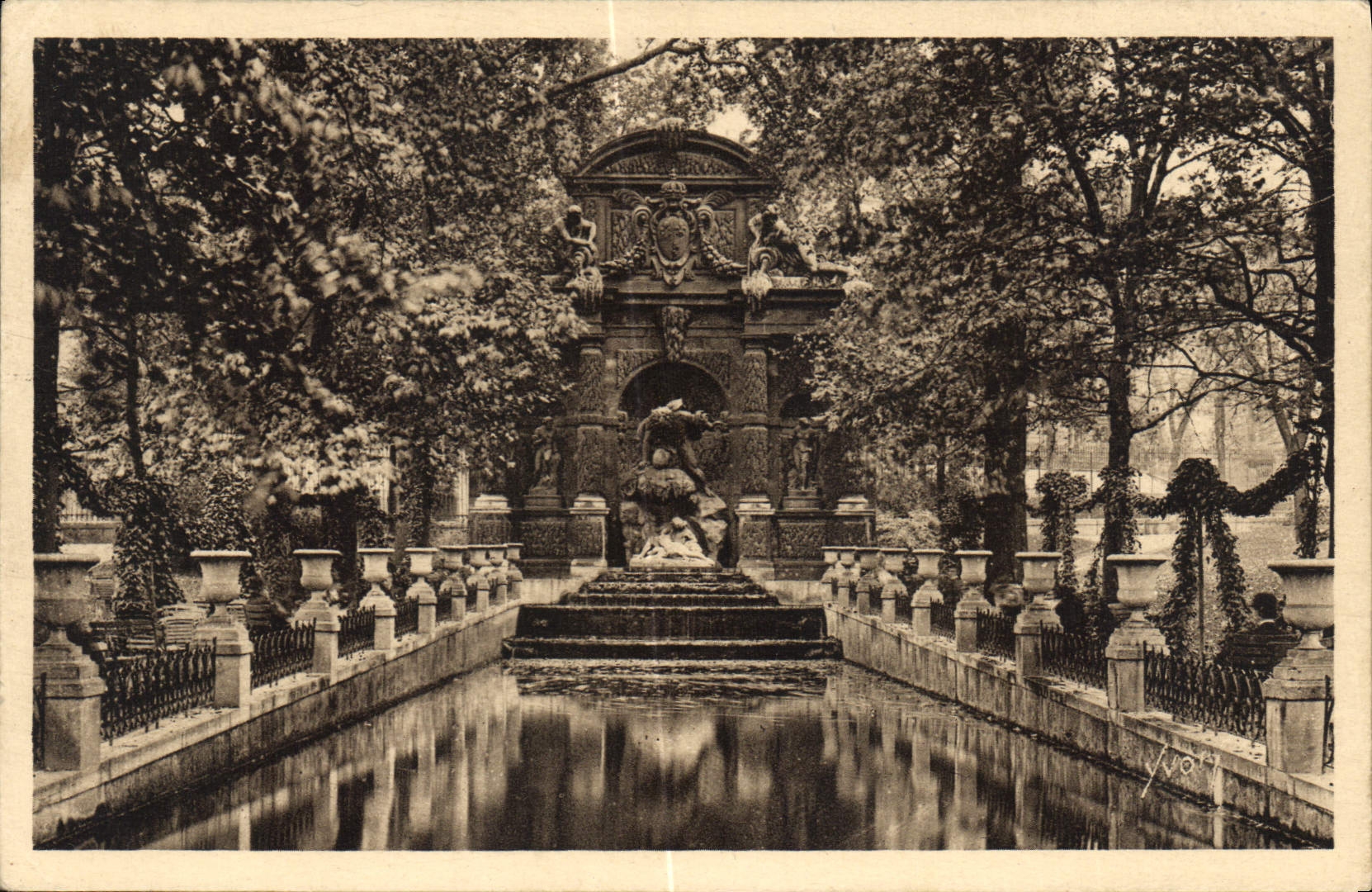 CPA Paris Fontaine Medicis Jardin du Luxembourg