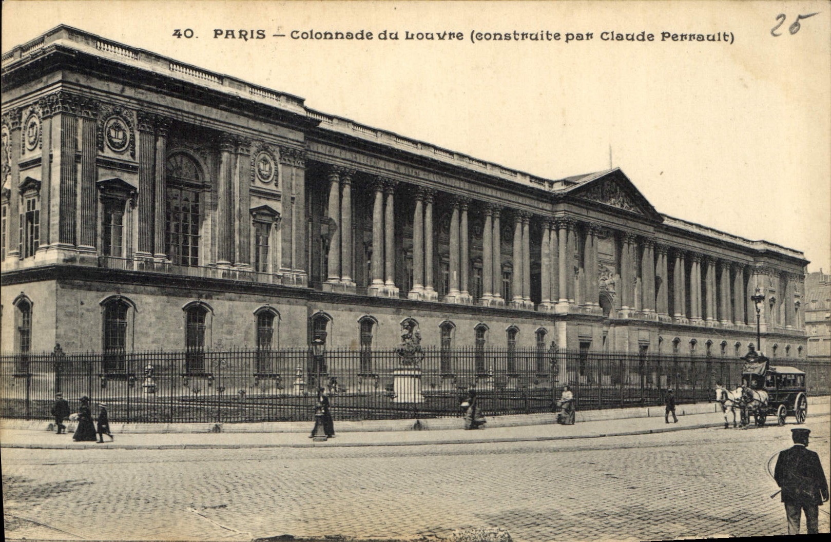 CPA Paris Colonnade du Louvre construite par Claude Perrault