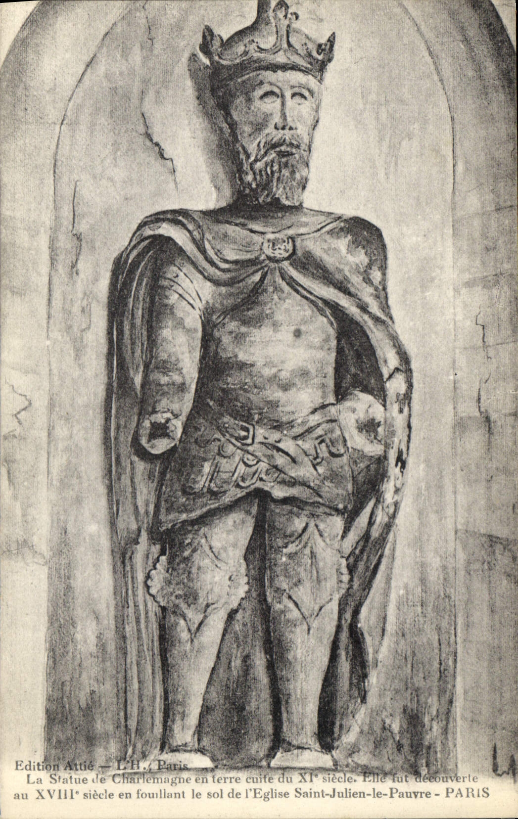 CPA Paris La Statue de Charlemagne