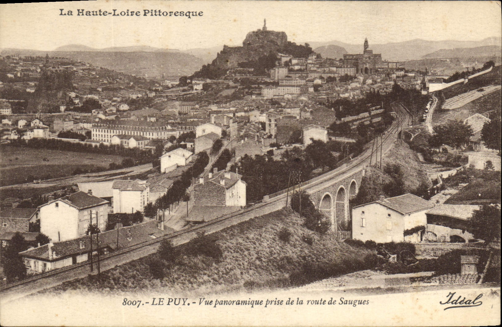 CPA Le Puy Vue panoramique prise de la route de Saugues 