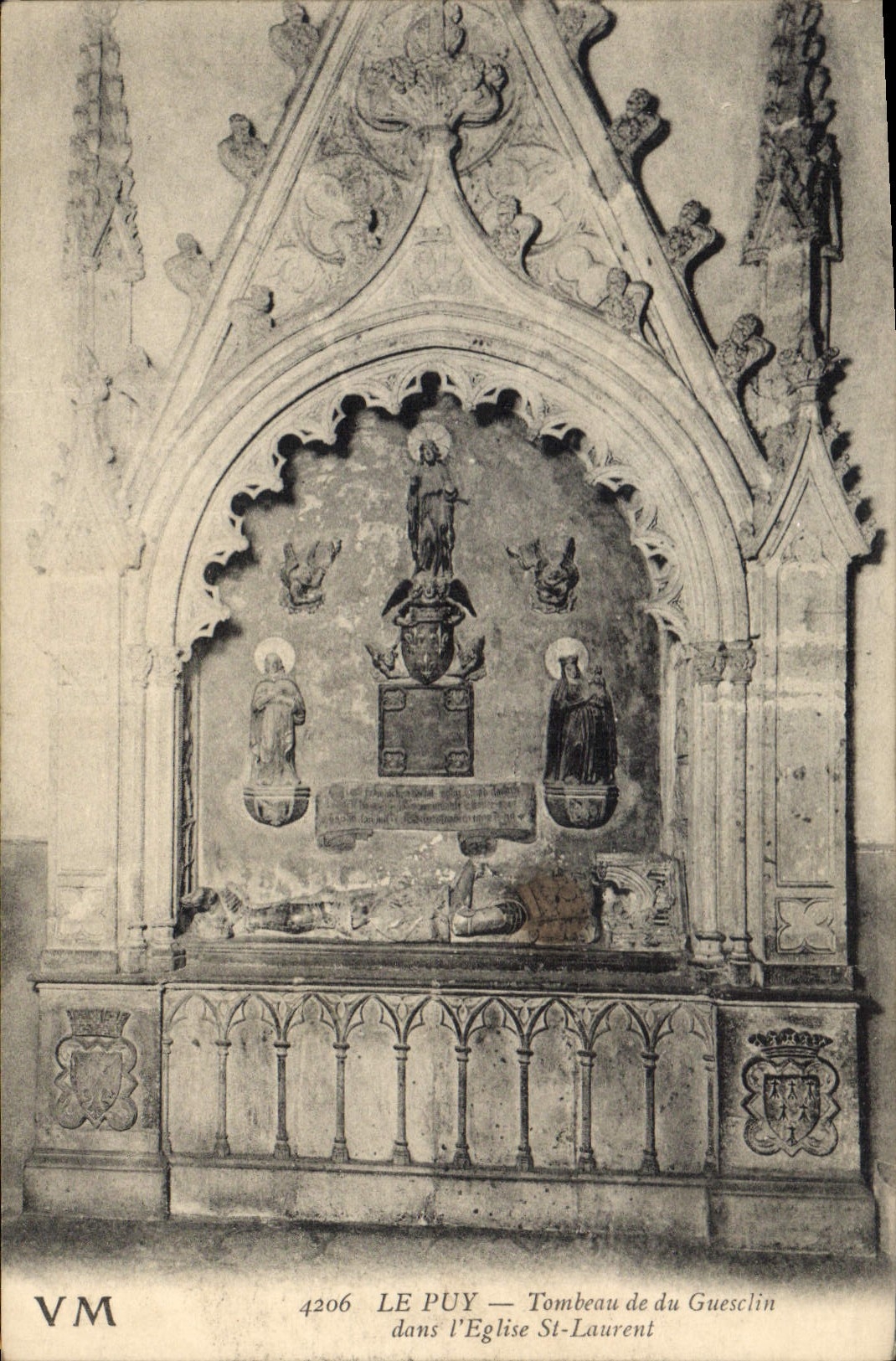 CPA Le Puy Tombeau de du Guesclin dans l'Eglise St Laurent 