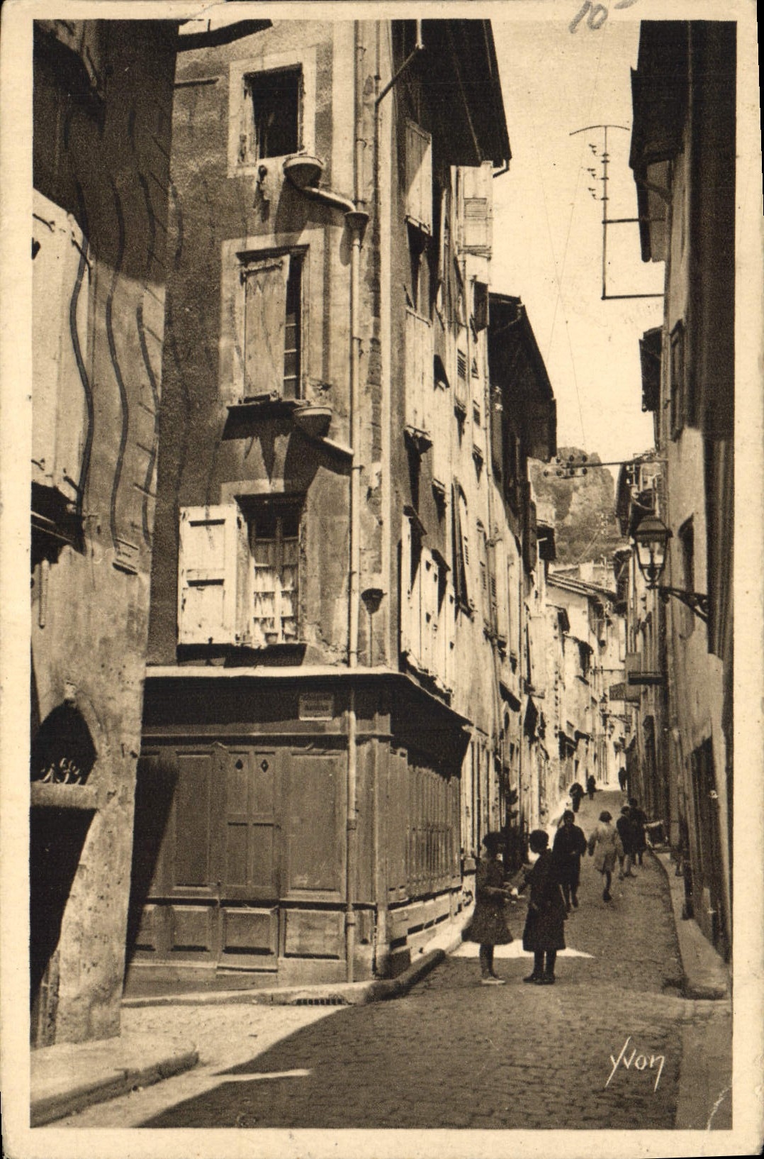 CPA Auvergne Le Puy Haute Loire Vieilles Maisons de la Rue des Tables