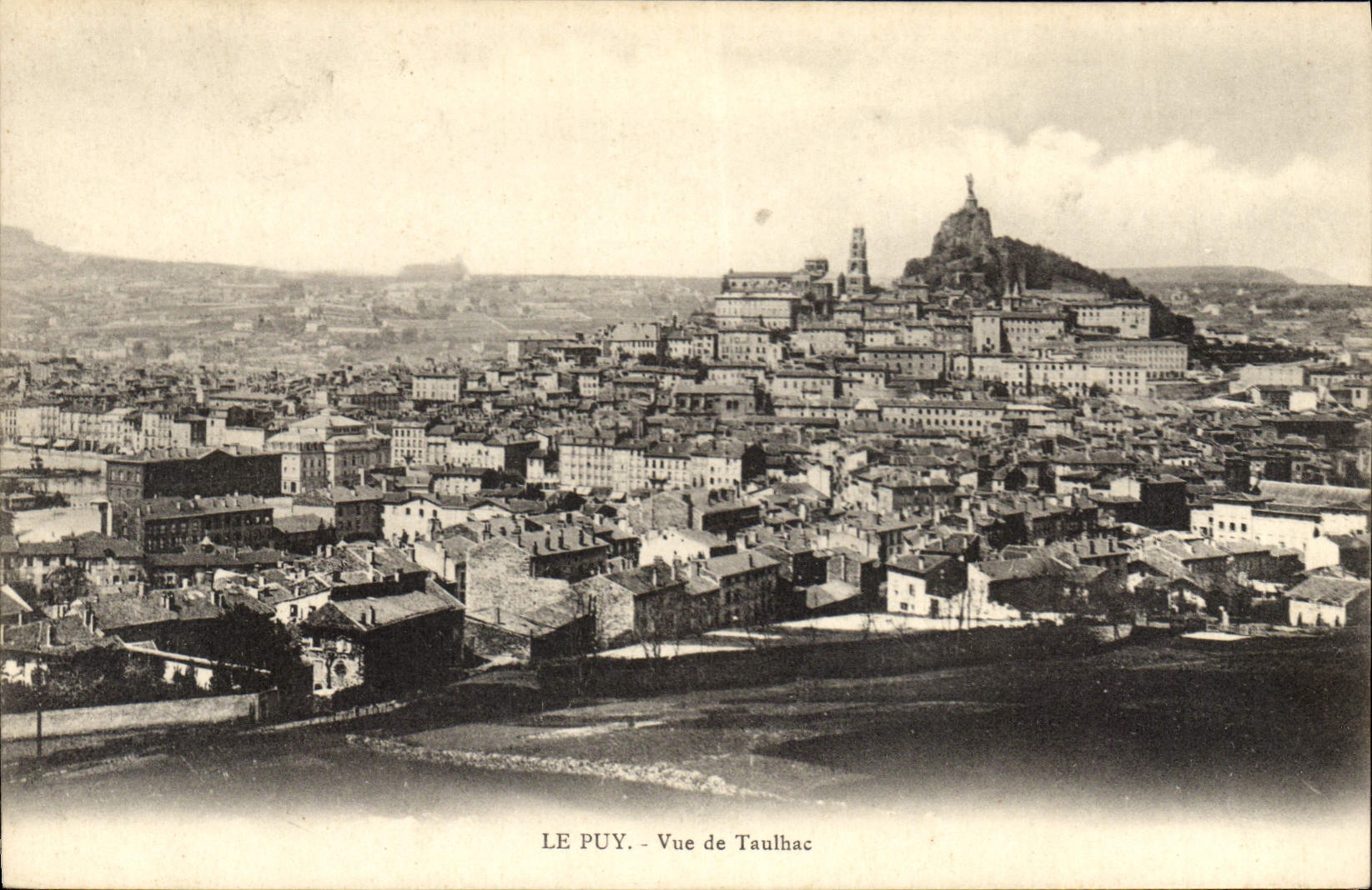 CPA Le Puy Vue de Taulhac 