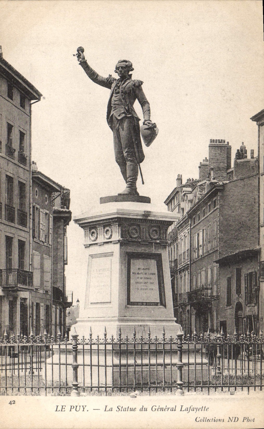 CPA Le Puy La Statue du Generale Lafayette 