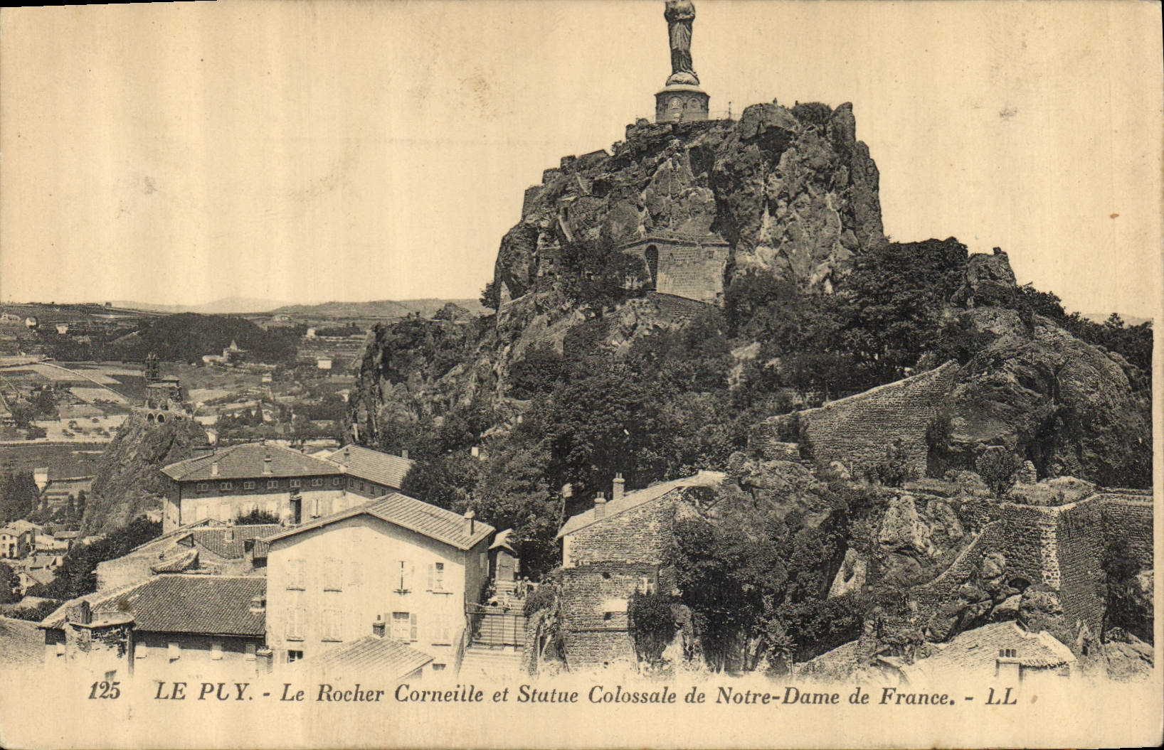 CPA Le Puy Le Rocher Corneille et Statue Colossale de Notre Dame de France