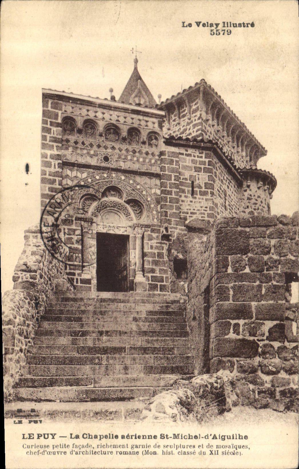 CPA Le Puy La Chapelle aerienne St Michel d'Aiguilhe 